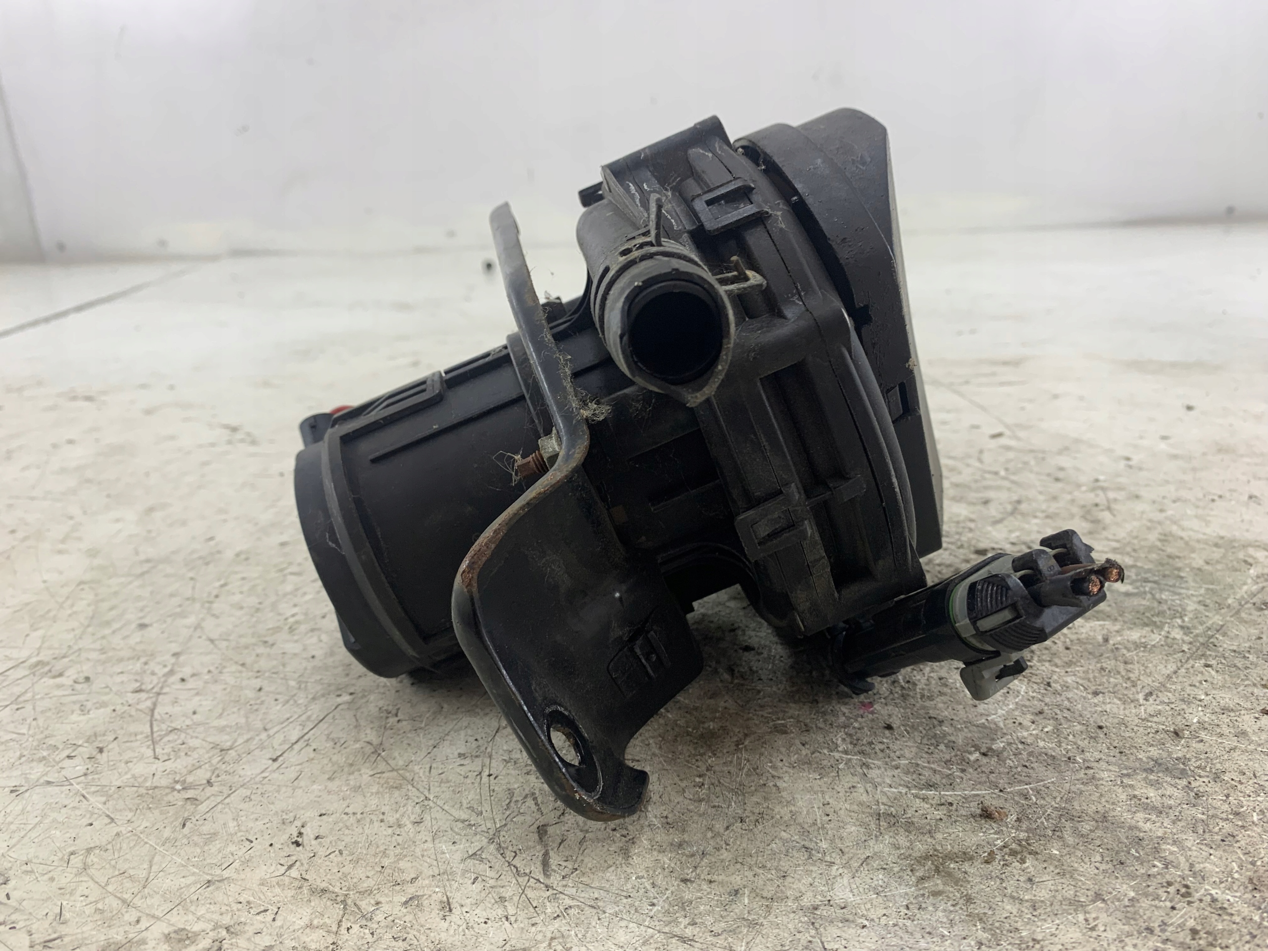 OPEL VECTRA B pump air secondary 90530018