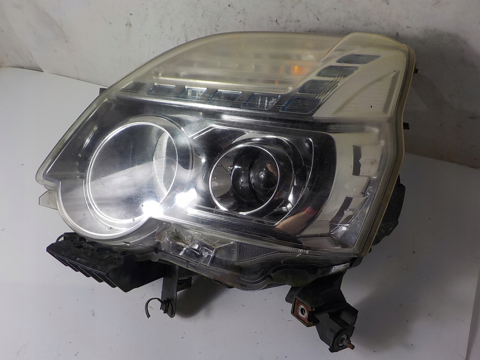 NISSAN X-TRAIL T31 XENON LIFT light left front front UK