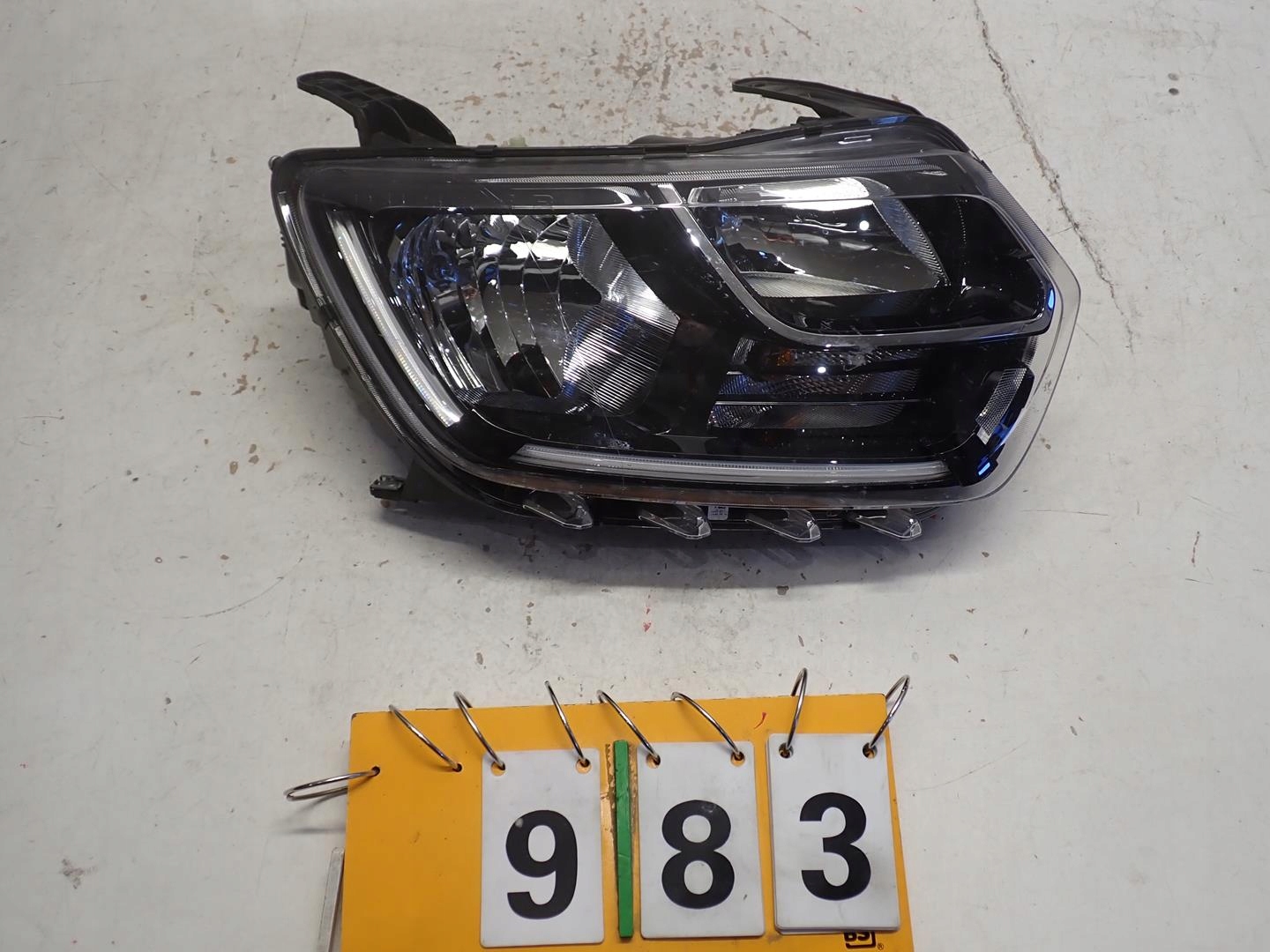 light front front right DACIA DUSTER II 2018- 260101133