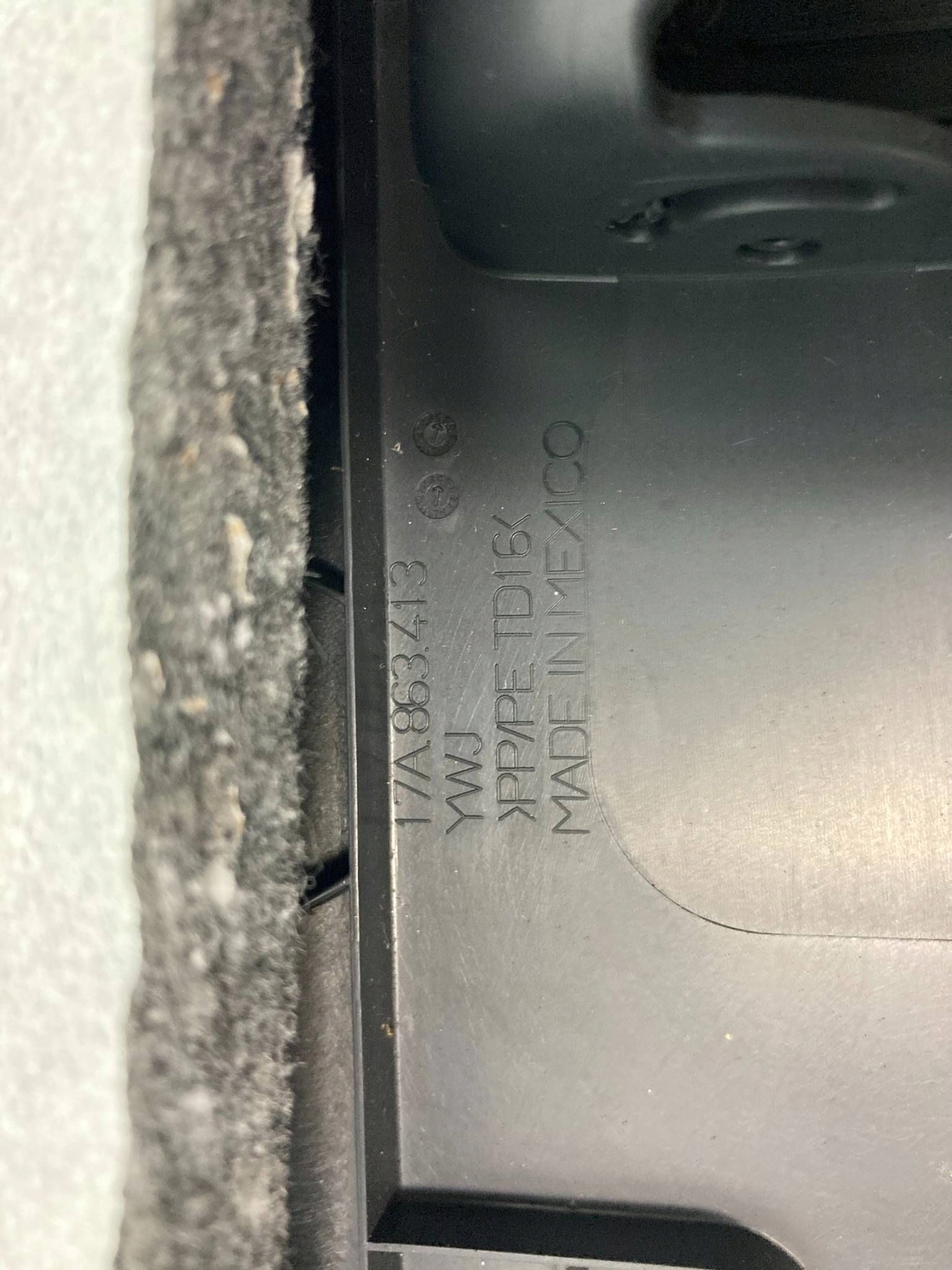 VW JETTA VII A7 USA plato boot 17A863413