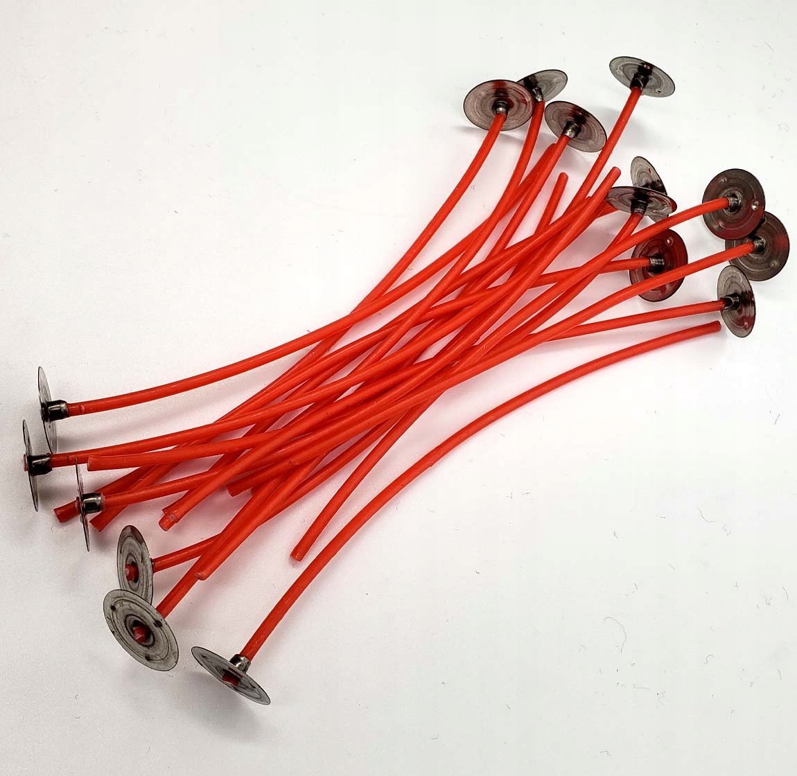 

Knoty Czerwone 27 nitek 8 cm 25szt.