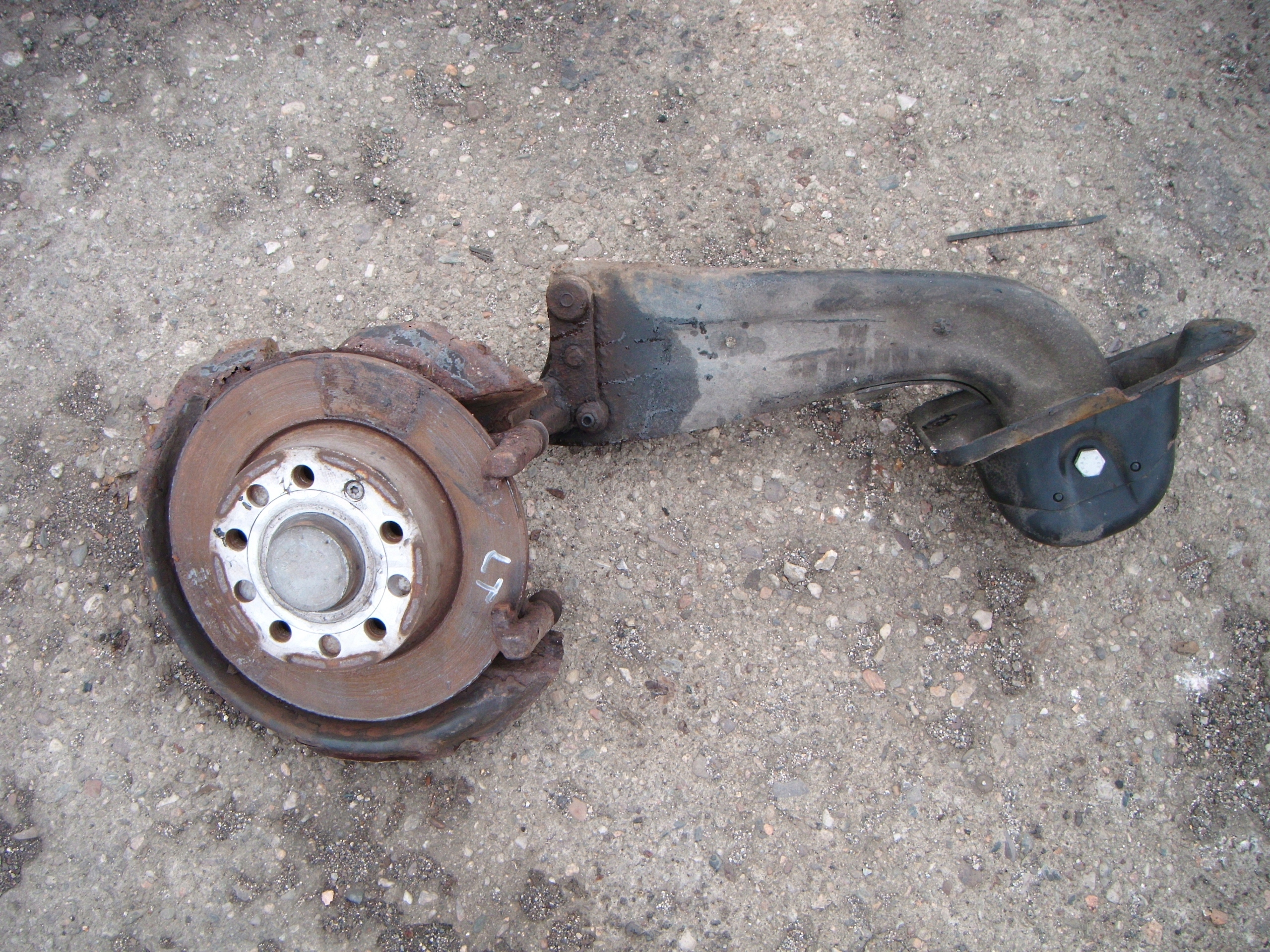 SKODA OCTAVIA 2 II 04- ZWROTNICA LEWY TYŁ