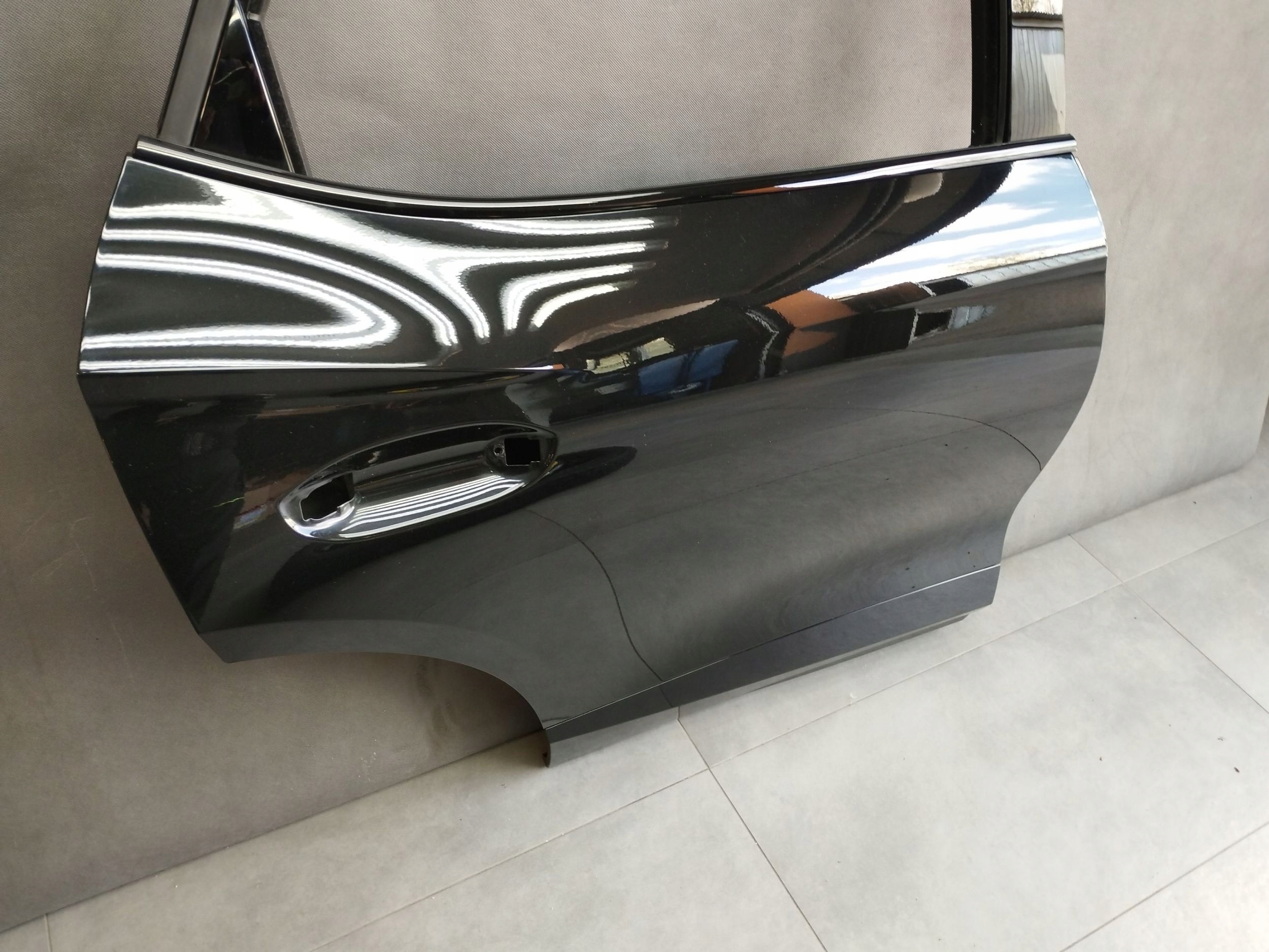 Cupra Formentor door right rear. 5FF833052A ly9t