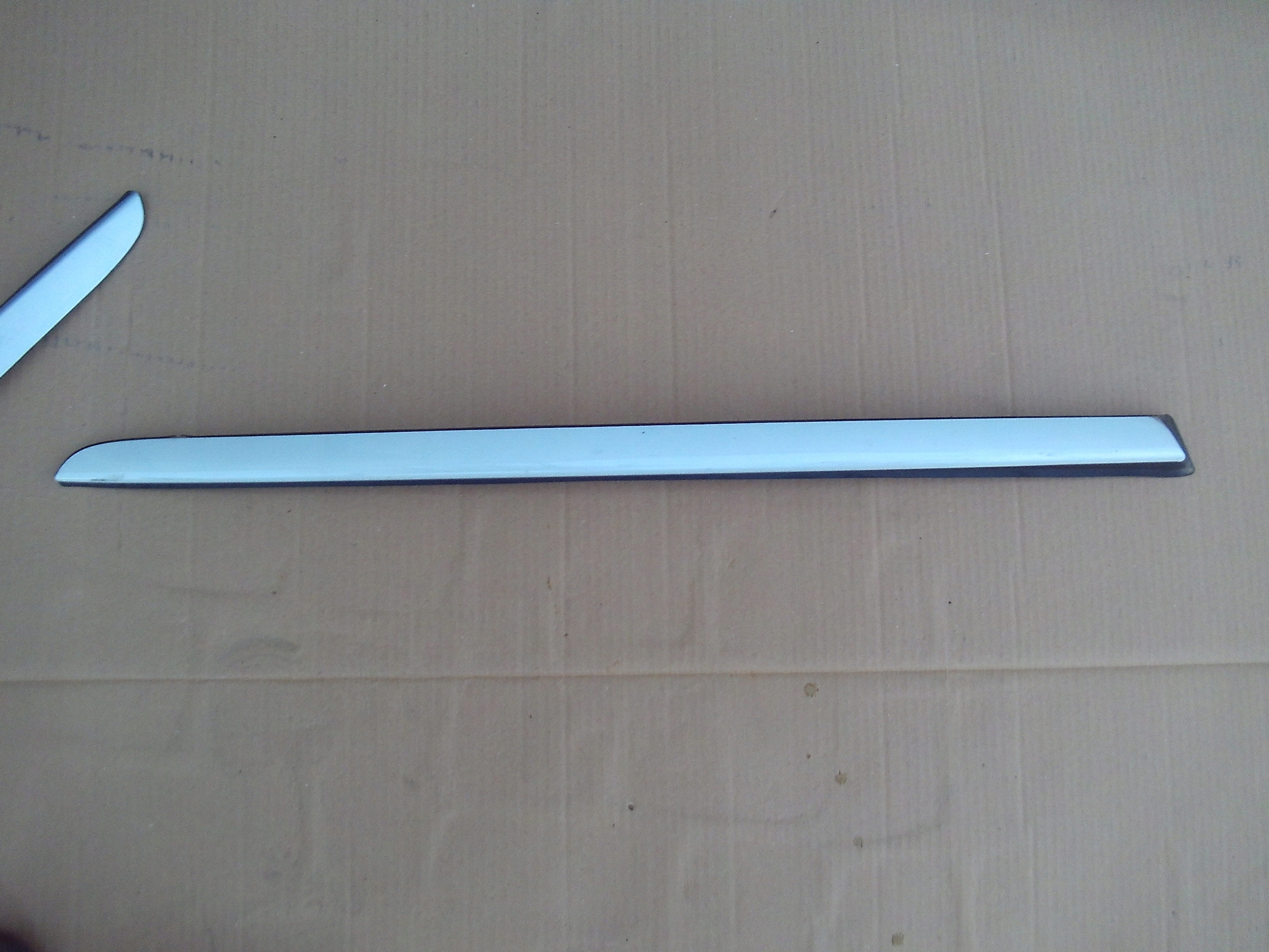 LISTWY SZYBY PRZÓD LEWA CITROEN C5 08>