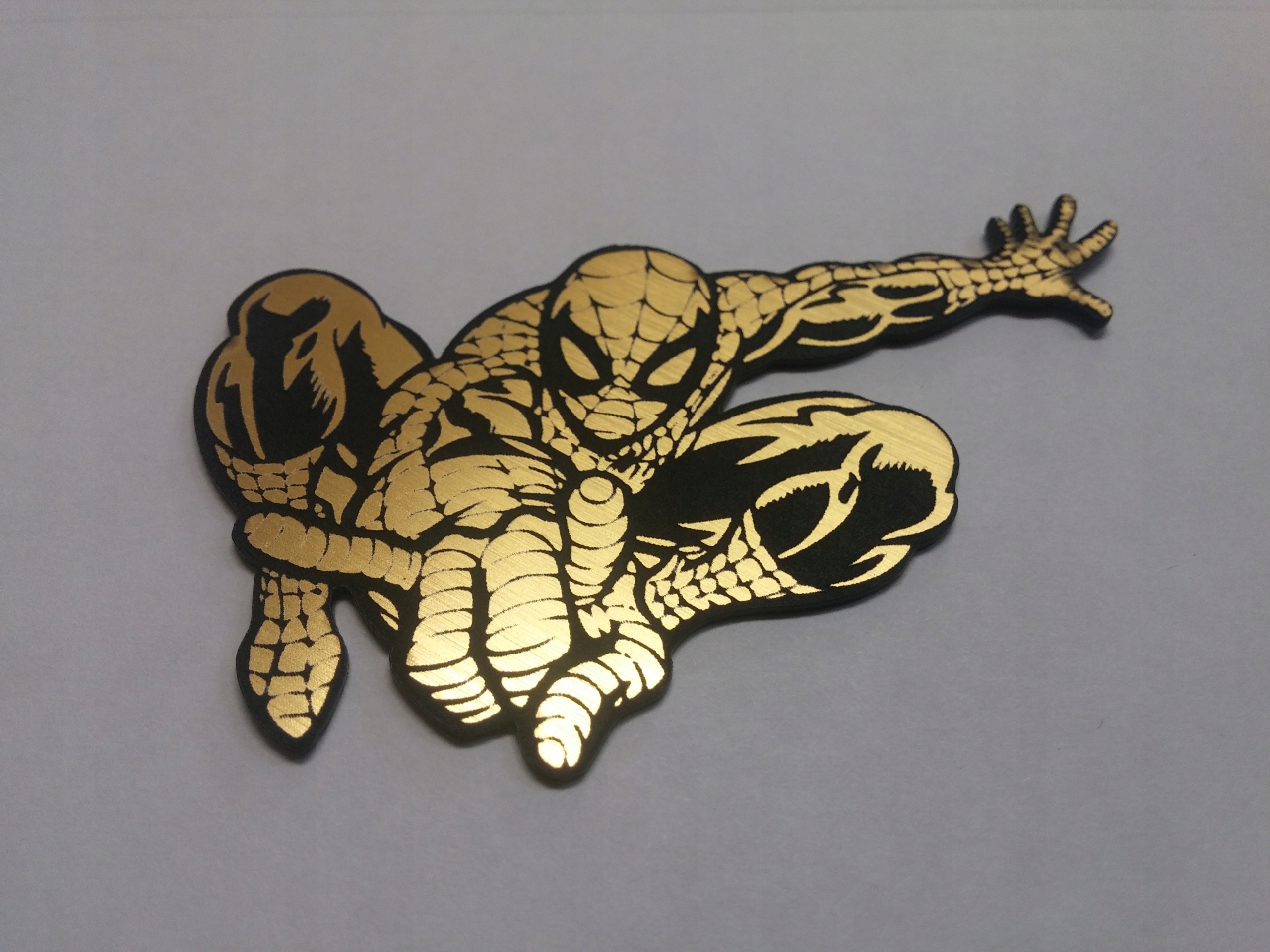 

Spiderman naklejka emblemat 65 x 40 mm *złota