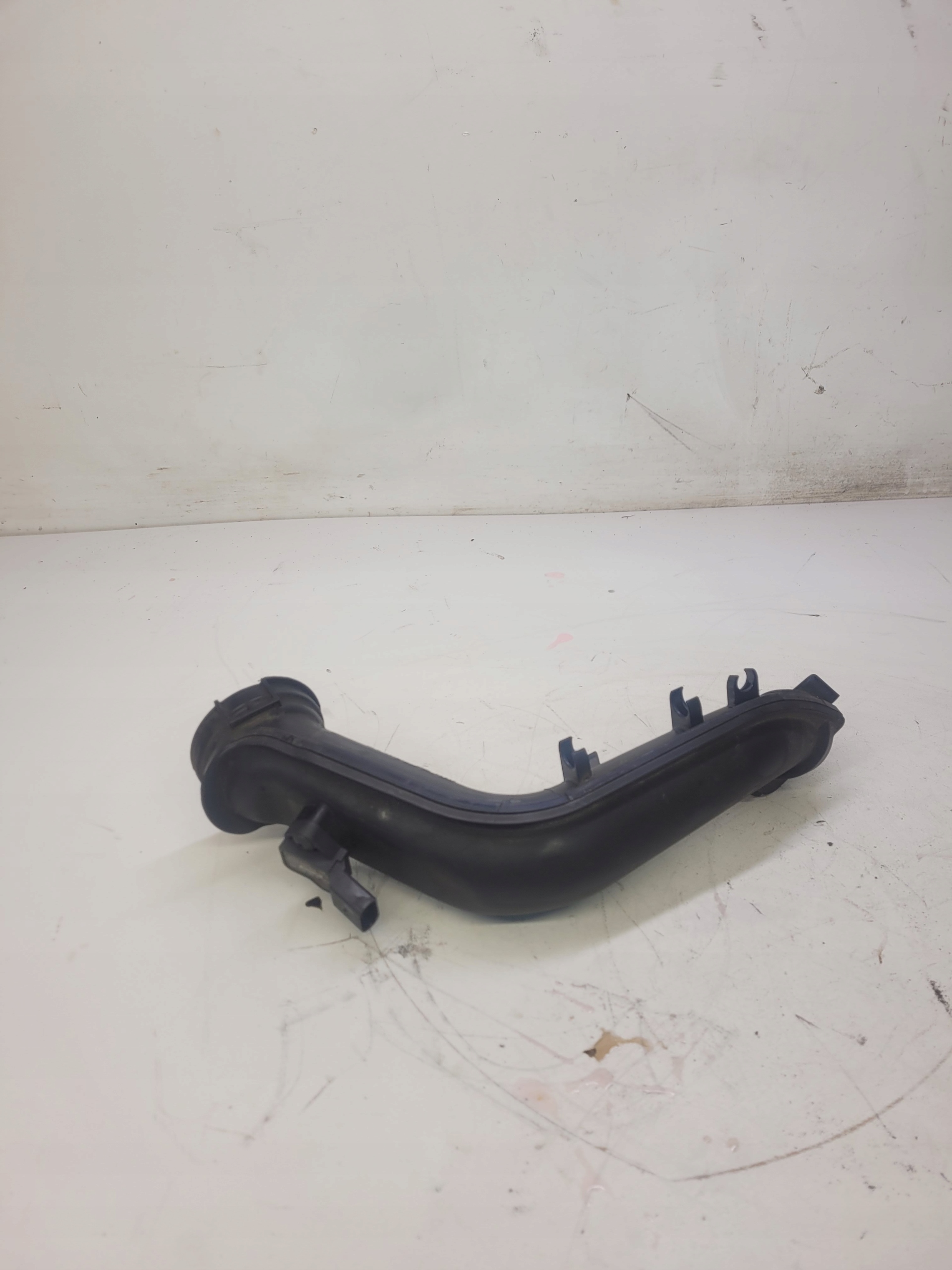 trouba hadice intercoolera AUDI VW SKODA 03C145673H