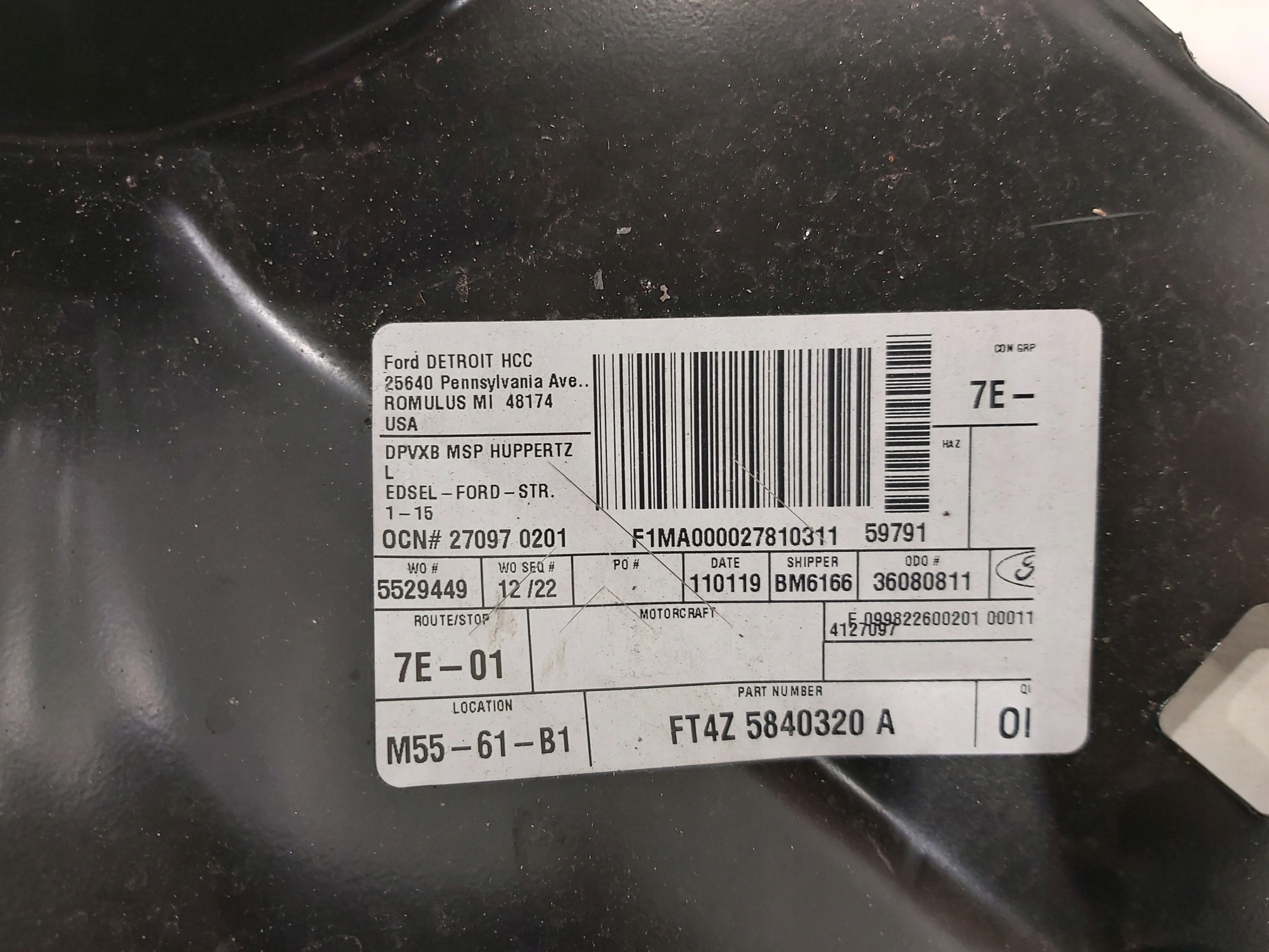 PAS TYŁ WZMOCNIENIE FORD EDGE FT4B-R40320-AV Typ samochodu 4x4/SUV Samochody osobowe