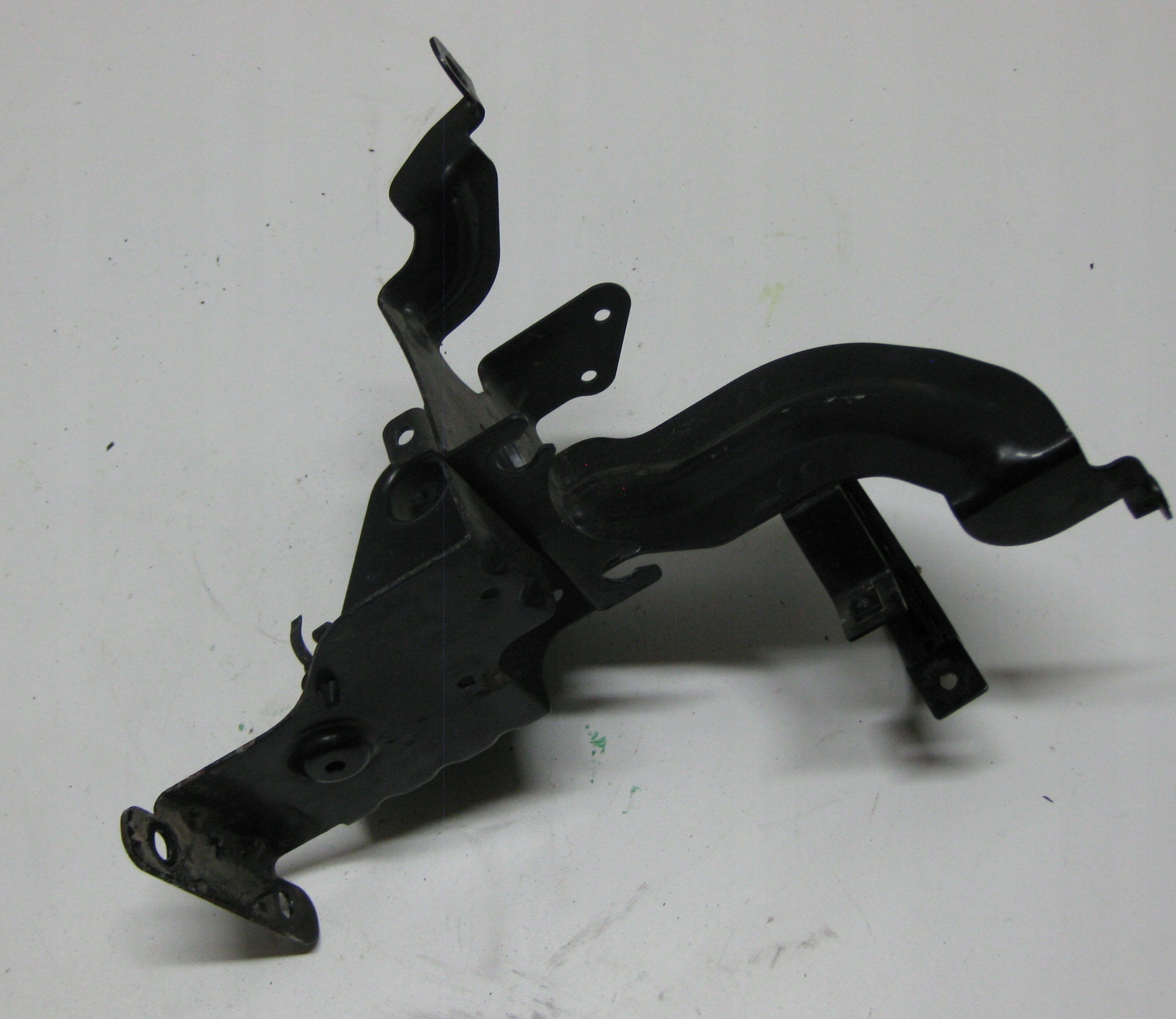 AUDI A6 C6 2.4 6V 05R Support plaque Console POMPY ABS 4F0614119H