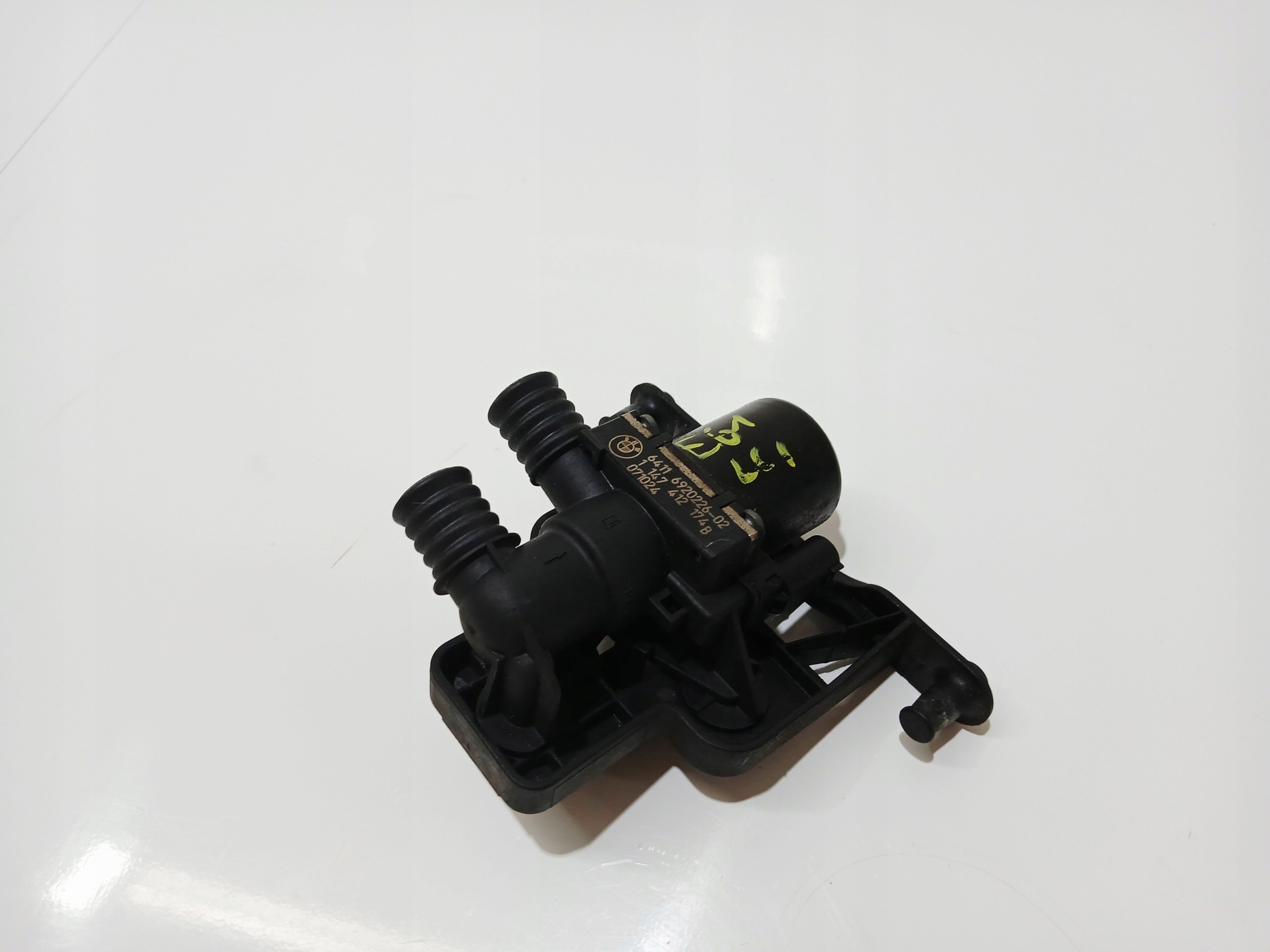 elektroventil pumpa vode BMW E60 E61 6920226 (4824763)