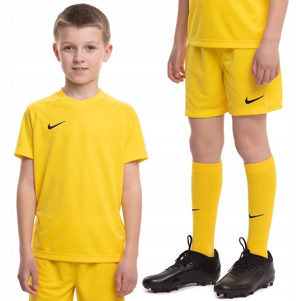 Komplet Sportowy Dziecięcy Nike Koszulka Spodenki Getry roz. L (118-122)