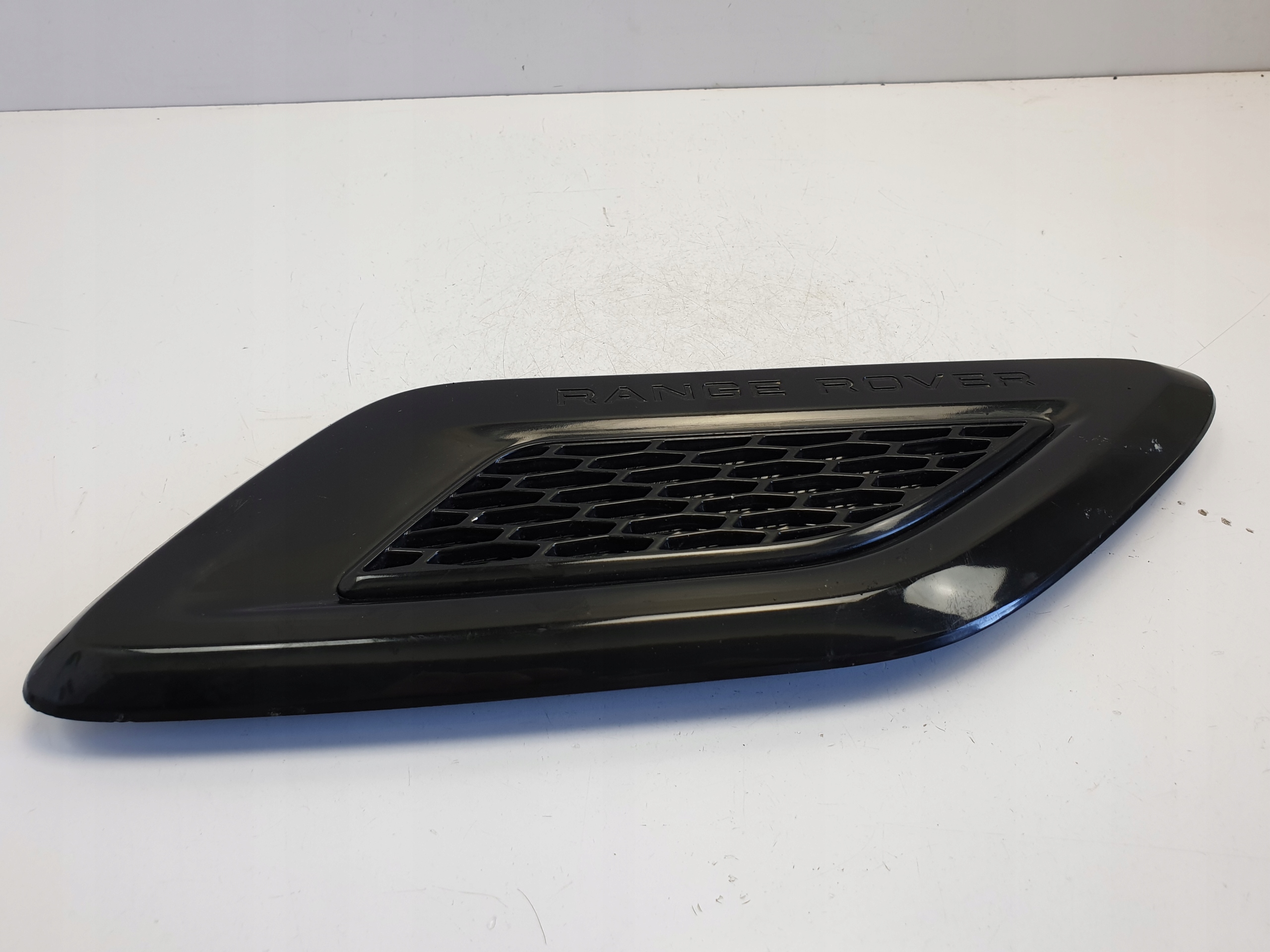 DK62-16C628-AD - Range Rover II L494 передняя решетка капота передняя