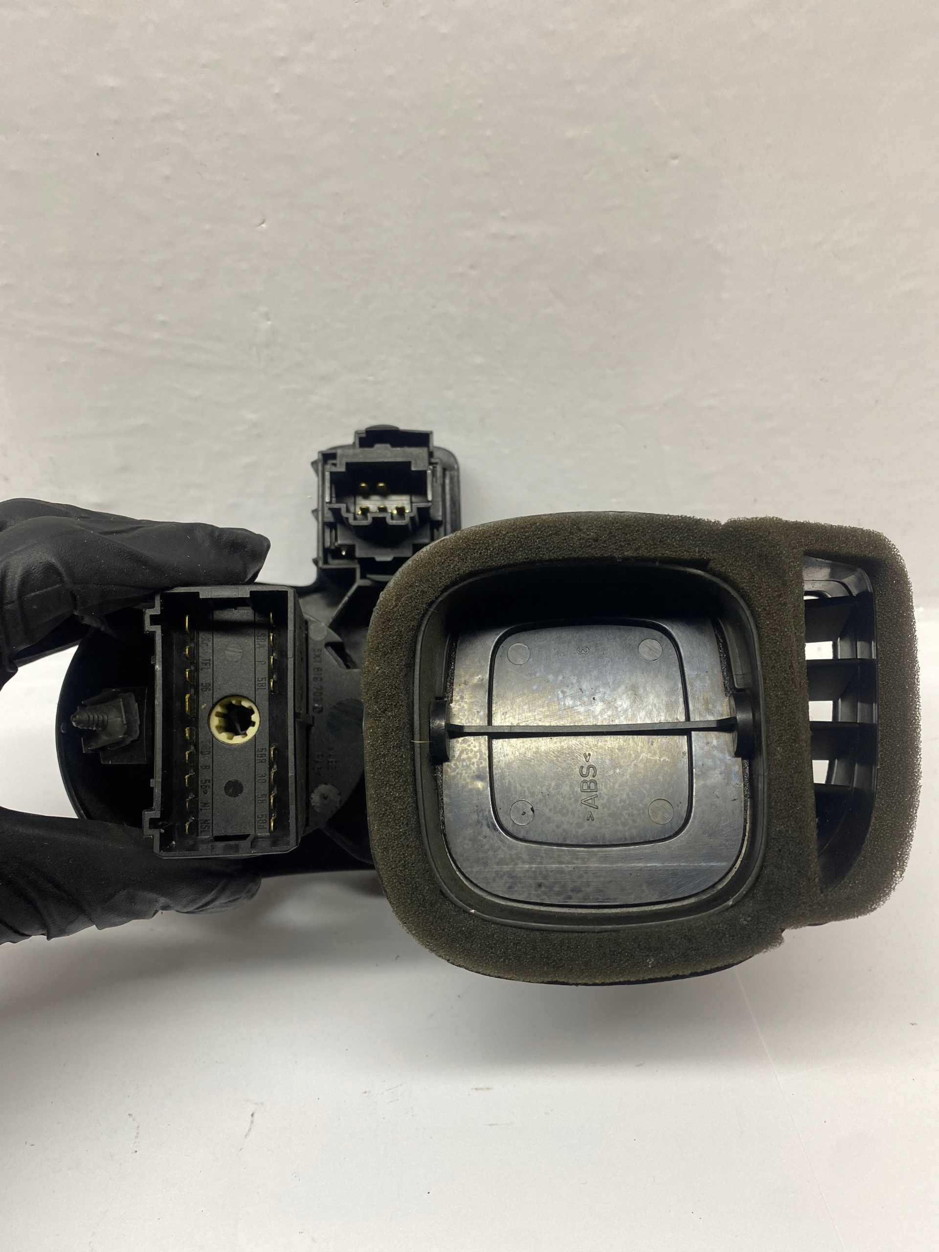 grid air conditioning devices Volkswagen OE 6C0819728C