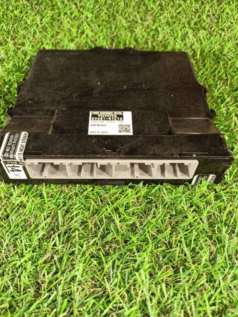 control unit hybrydy Toyota Prius V 2014 89681-47270