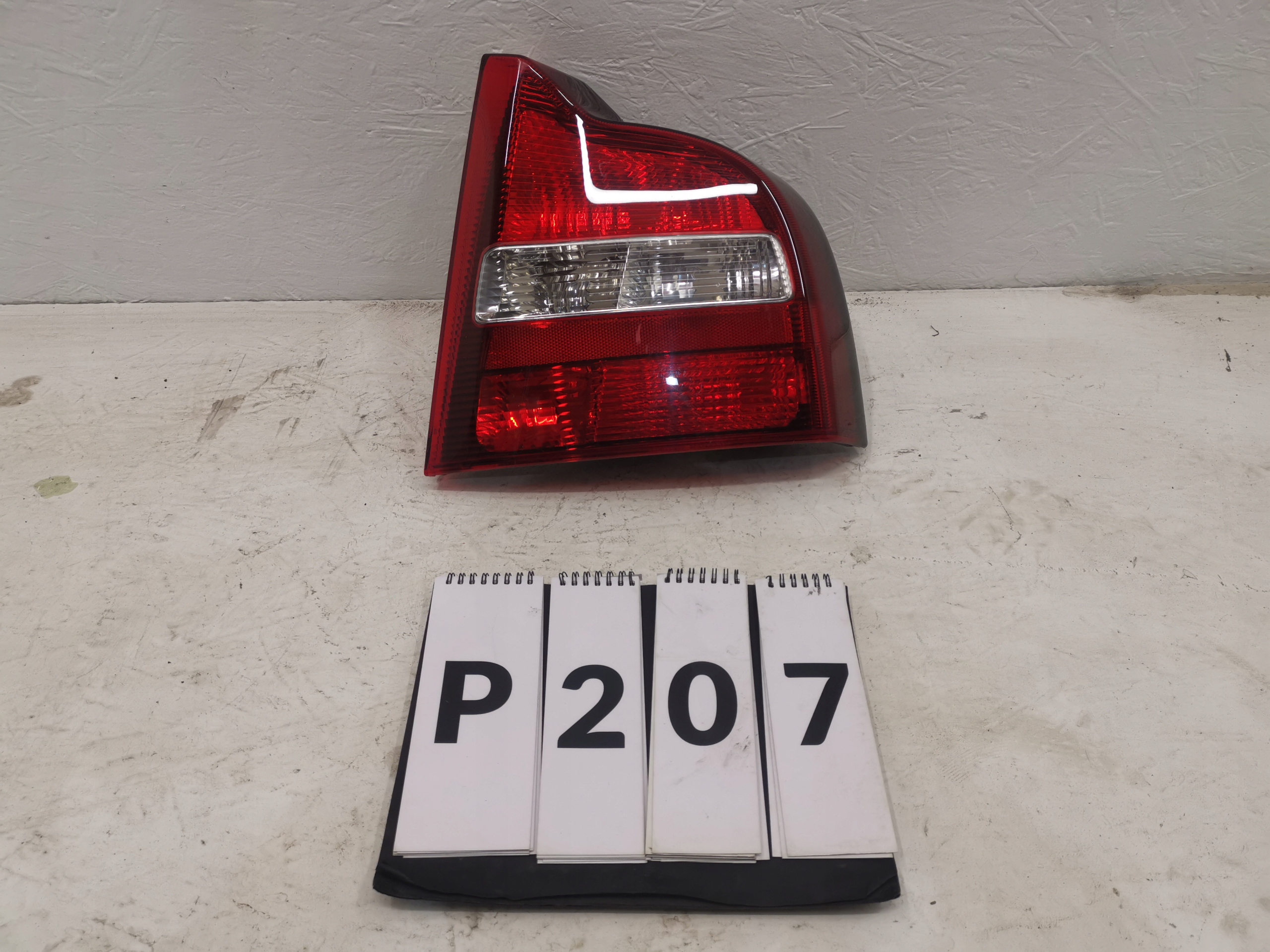 volvo S80 и фонарь правый европа