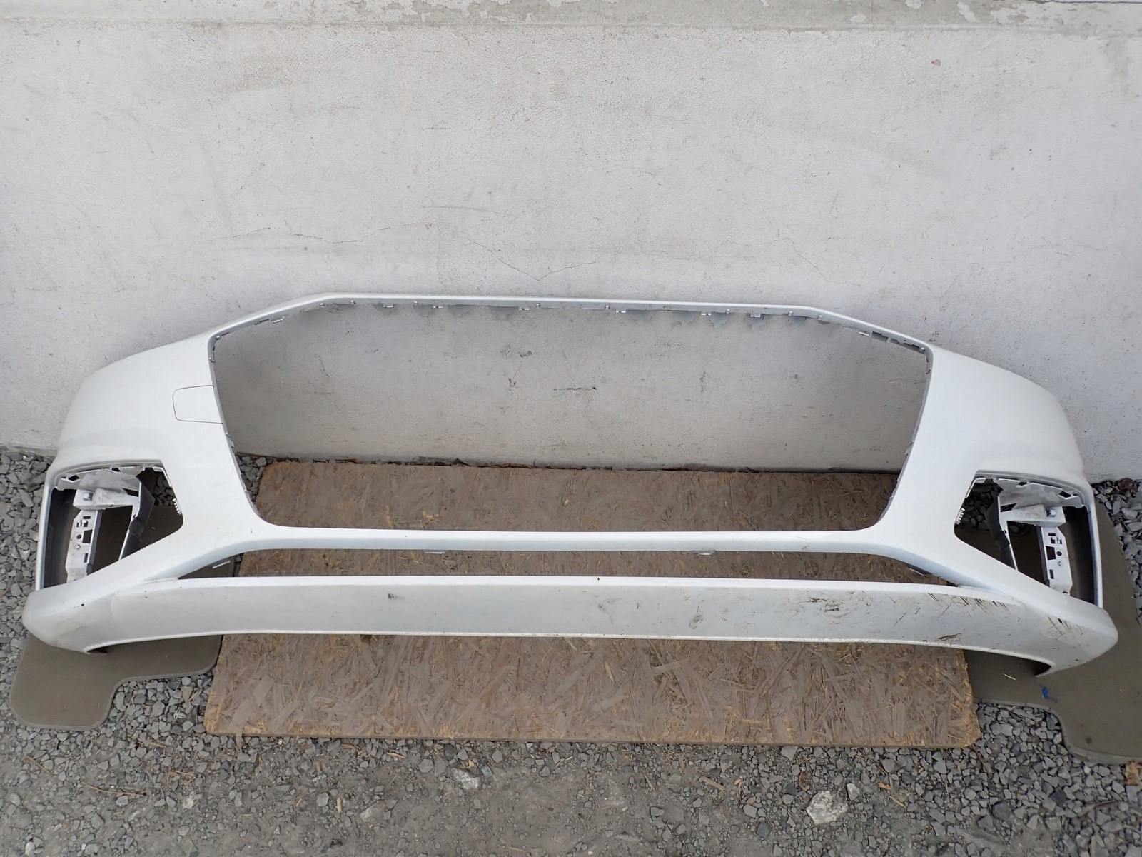 bumper front front AUDI A4 B9 8W LIFT 2019-2024R