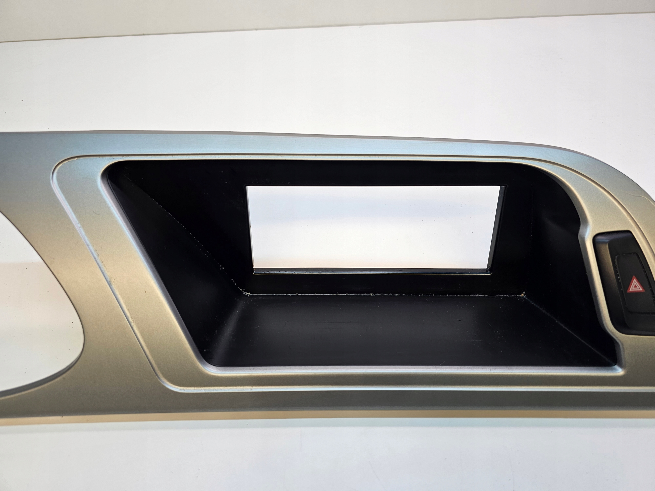 rám obal budíku AUDI A4 B8 LIFT 8K1857186E
