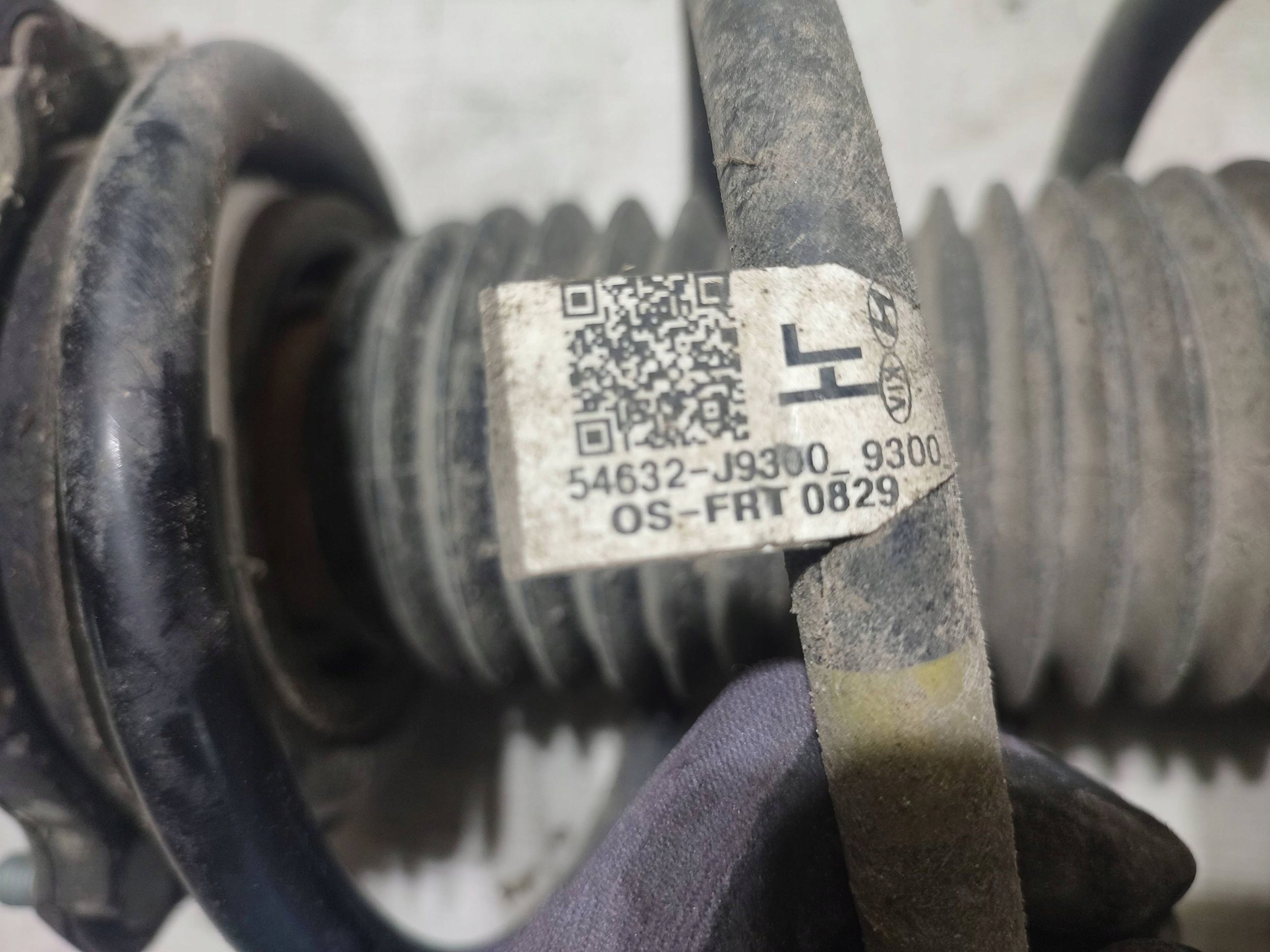 Hyundai Kona and 2018 front side right shock absorber