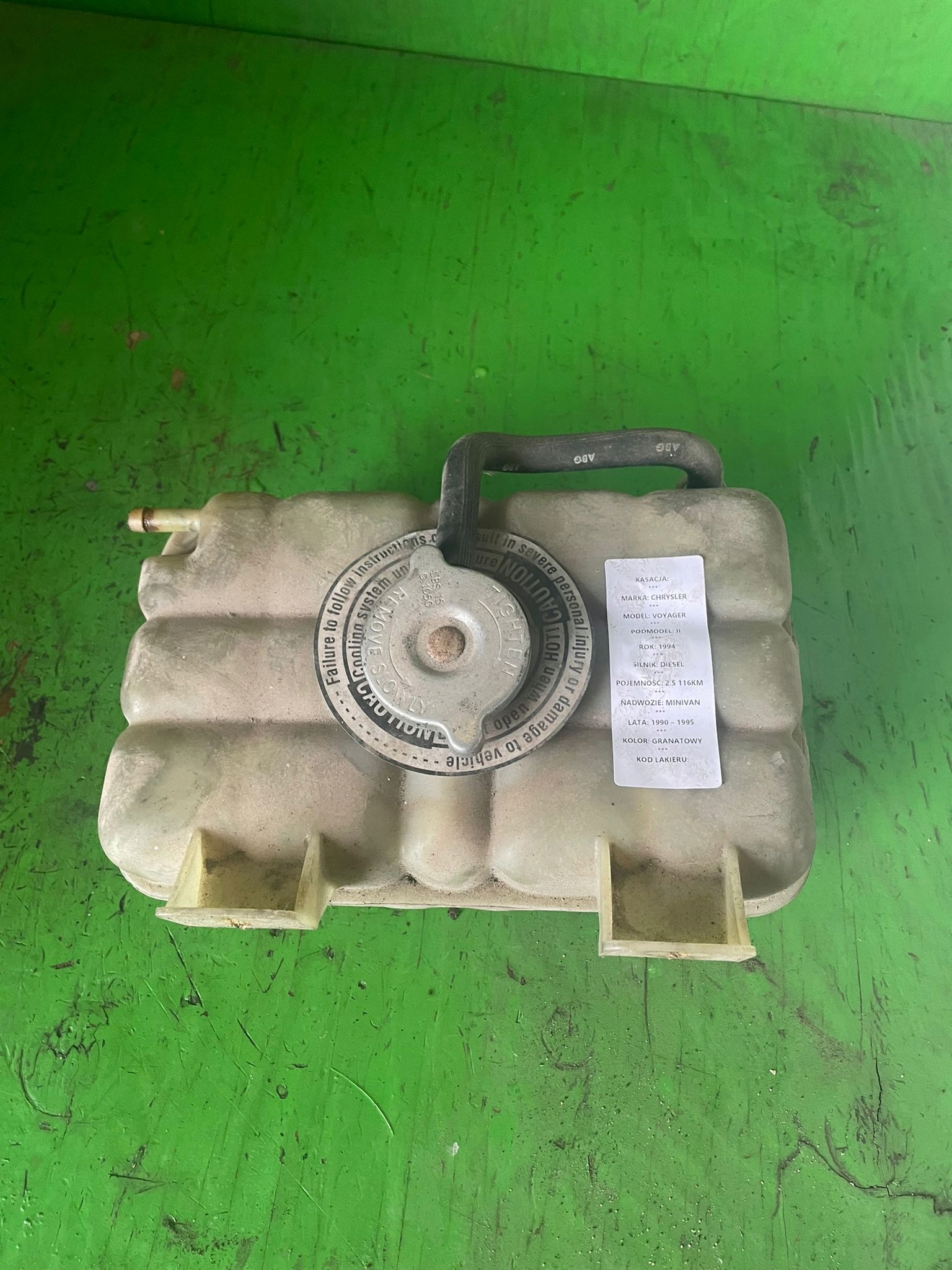 ZBIORNICZEK WYRÓWNAWCZY CHRYSLER VOYAGER II