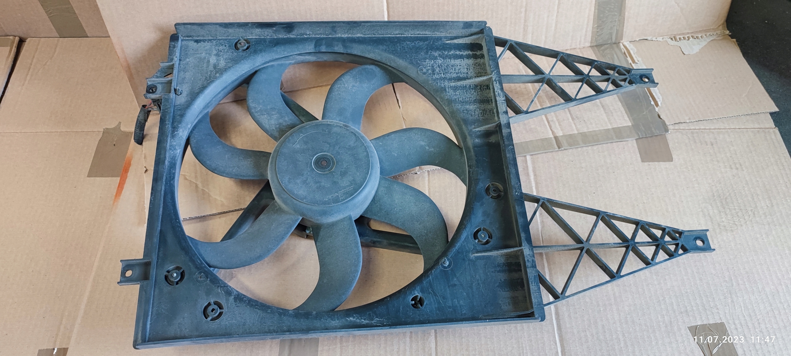 VW FOX ventilátor chladiče Z KLIMA + obal 1.2