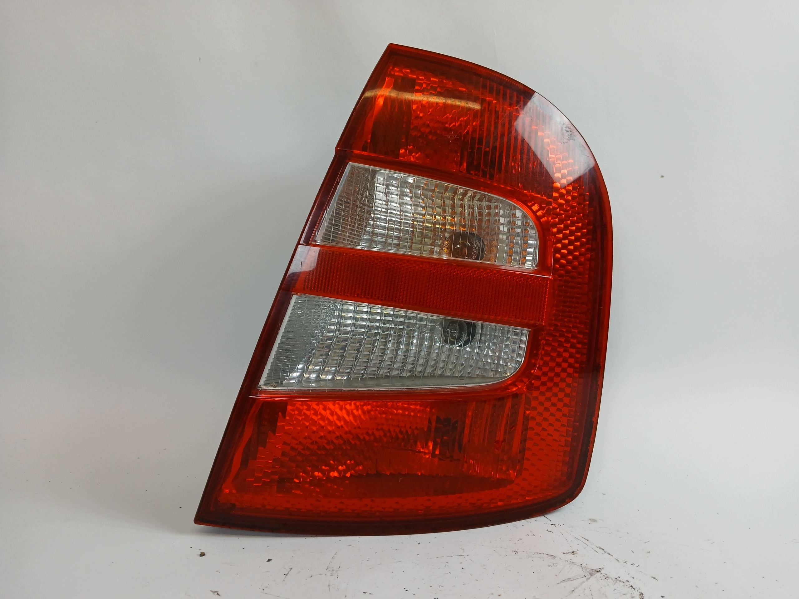 SKODA FABIA and HB light right rear part