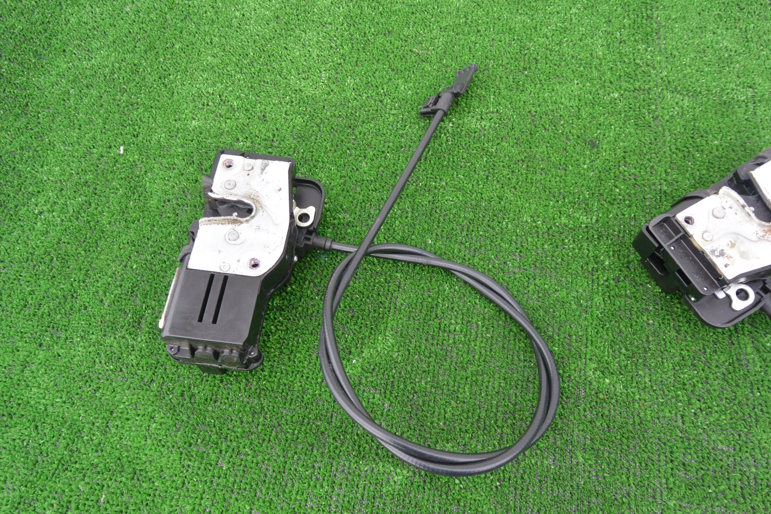 lock door rear part right left TESLA MODEL S 12-16