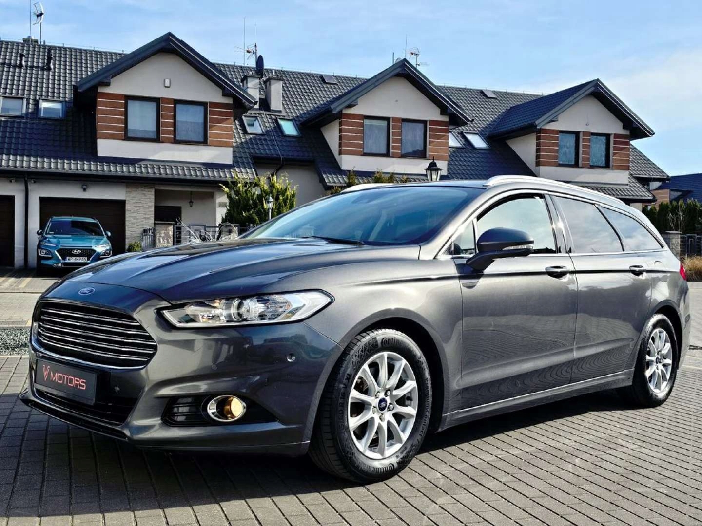 Ford Mondeo SW ___TITANIUM___Skora Navi Kamera Convers KeylessGo SONYsync_