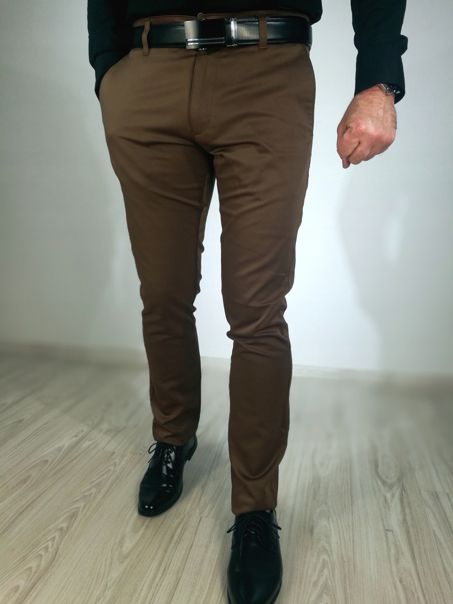 Pánské hladké hnědé společenské kalhoty Rav 36