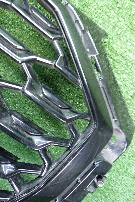 AUDI Q5 S-LINE LIFT 19- Grille