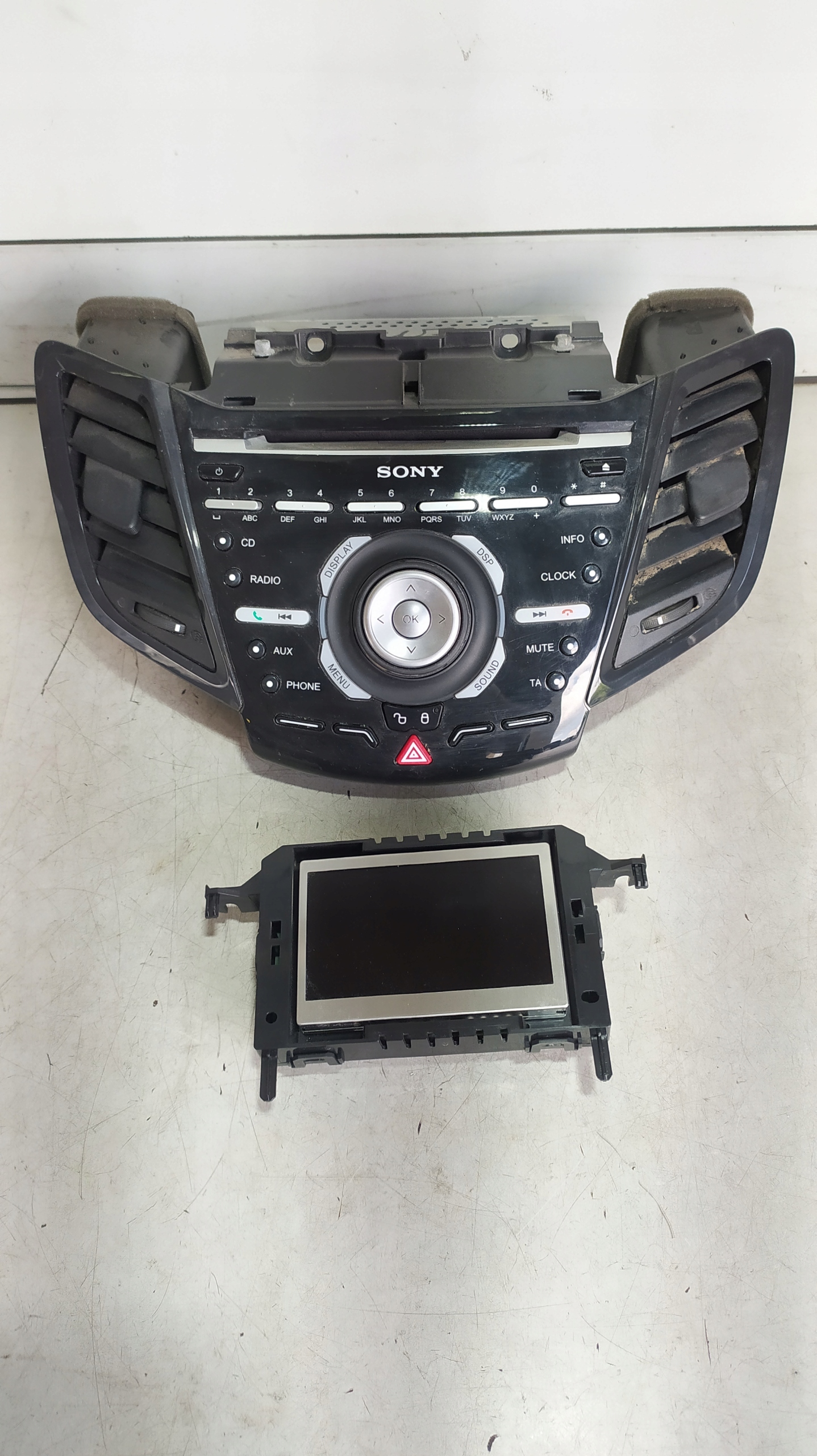 AM5T-18C815-XN - FORD FIESTA MK7 LIFT CD РАДІО SONY