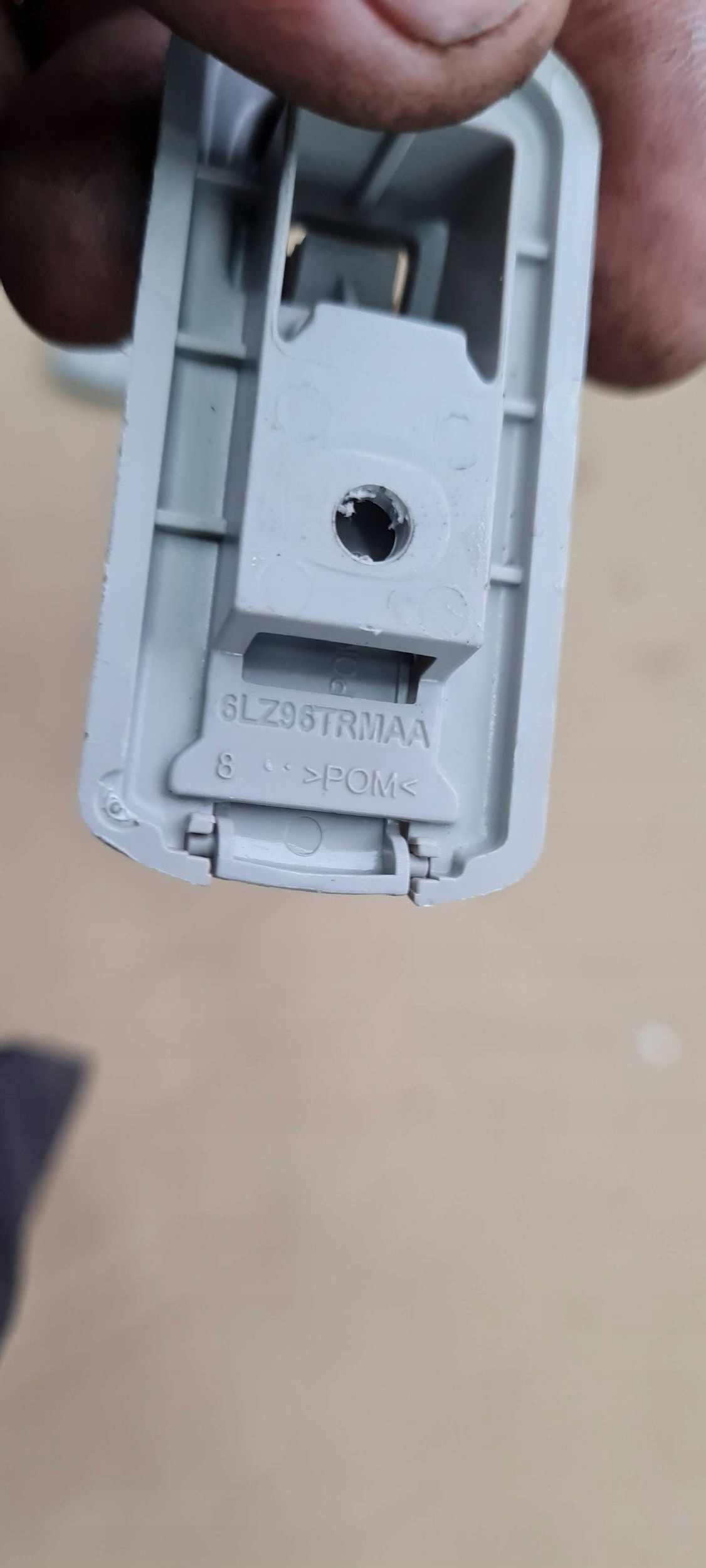 Chrysler Pacifica 2022 bracket HACZYK hook covers PRZECIWSLONECZNEJ