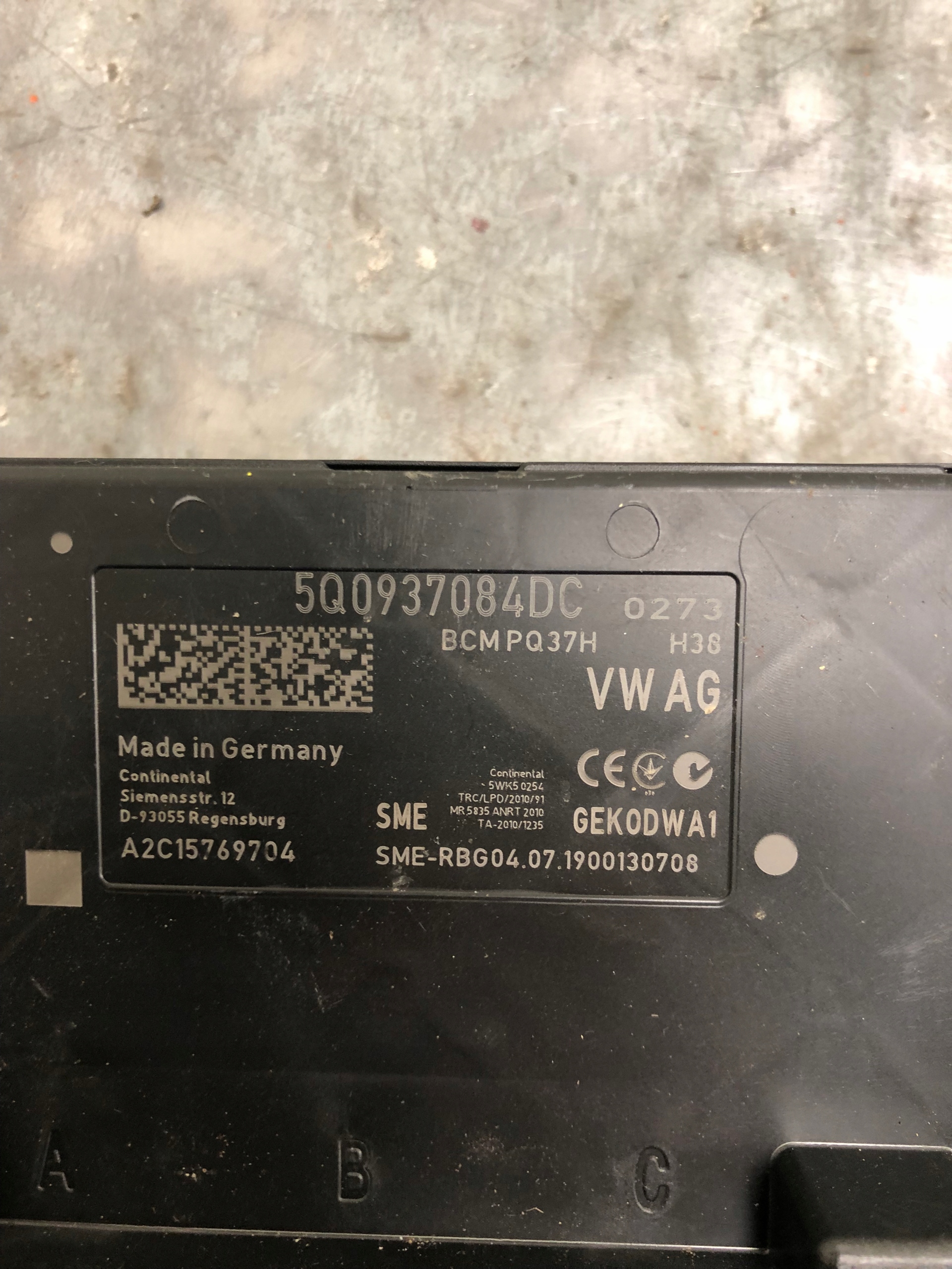 Unité commande confort VW AUDI 5Q0937084DC