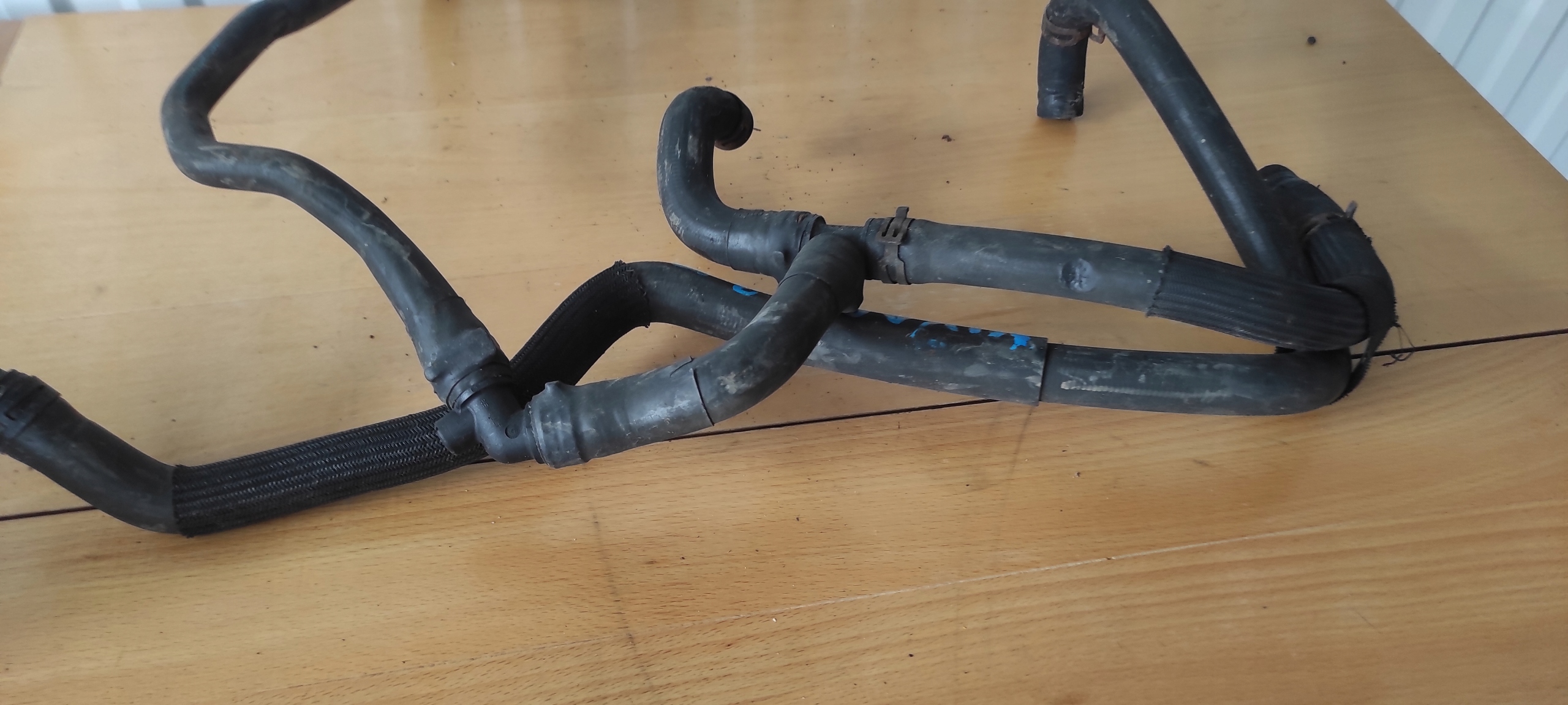 hadice trouba hadice vody Opel vivaro 2.5