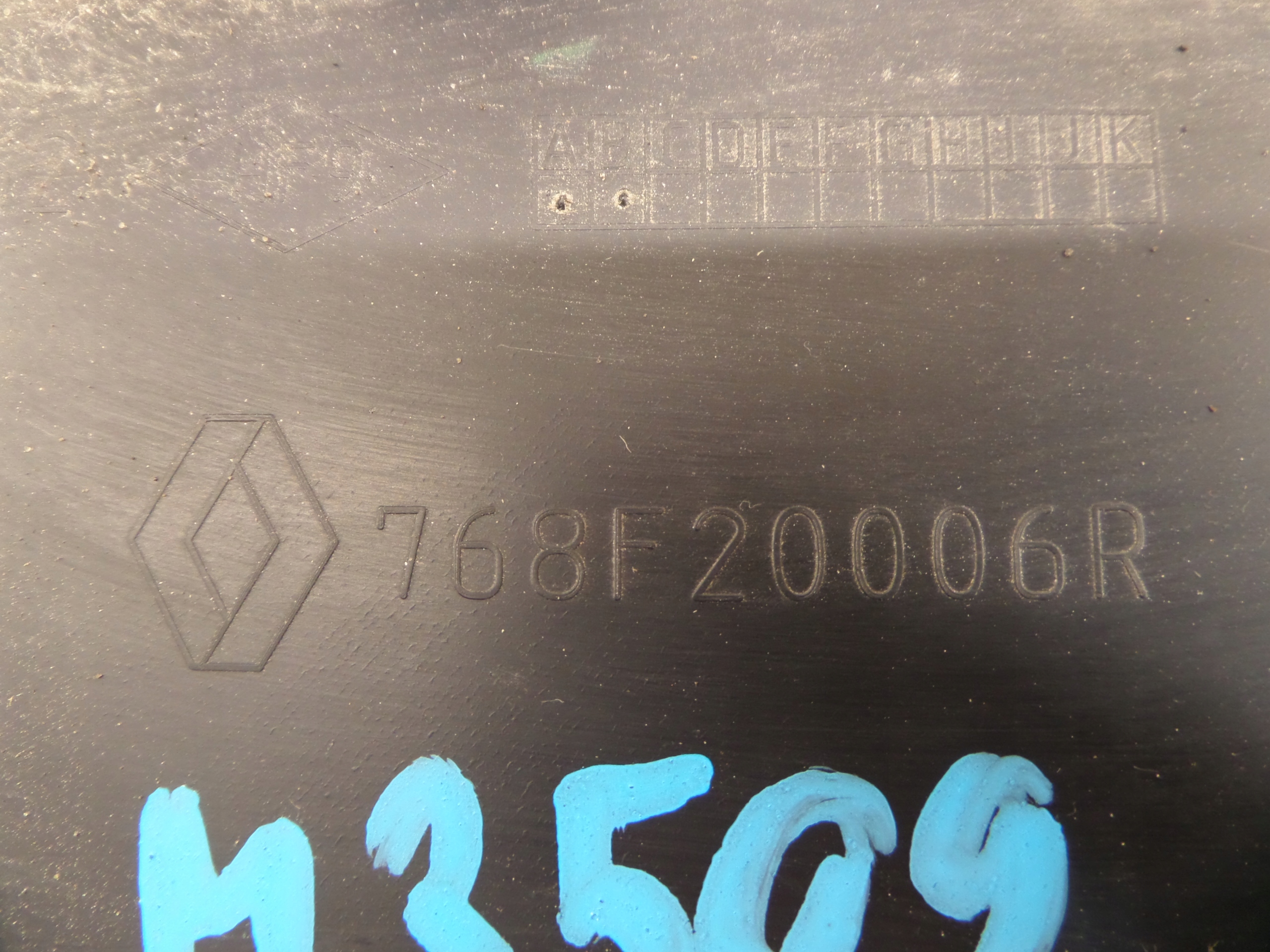 moulding side MASTER III left 768F20006R