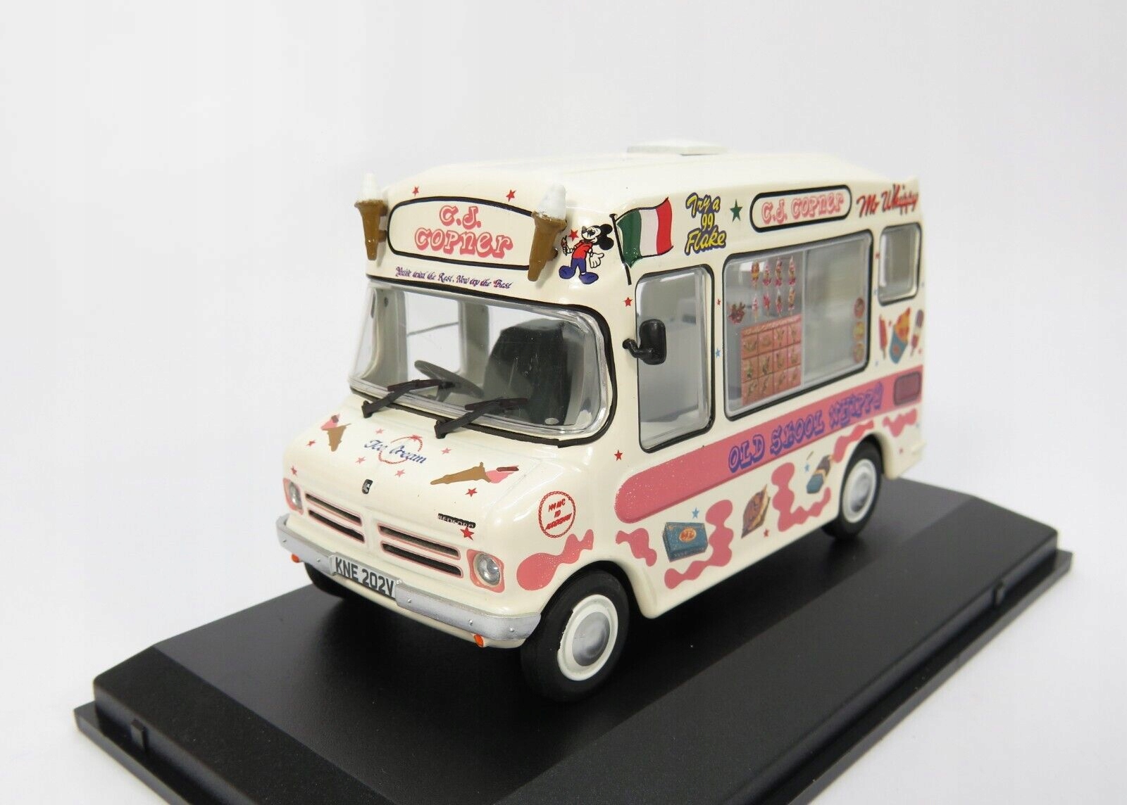 Ford BedCF Morrison Van Zmrzlinovač 1/43 Oxford