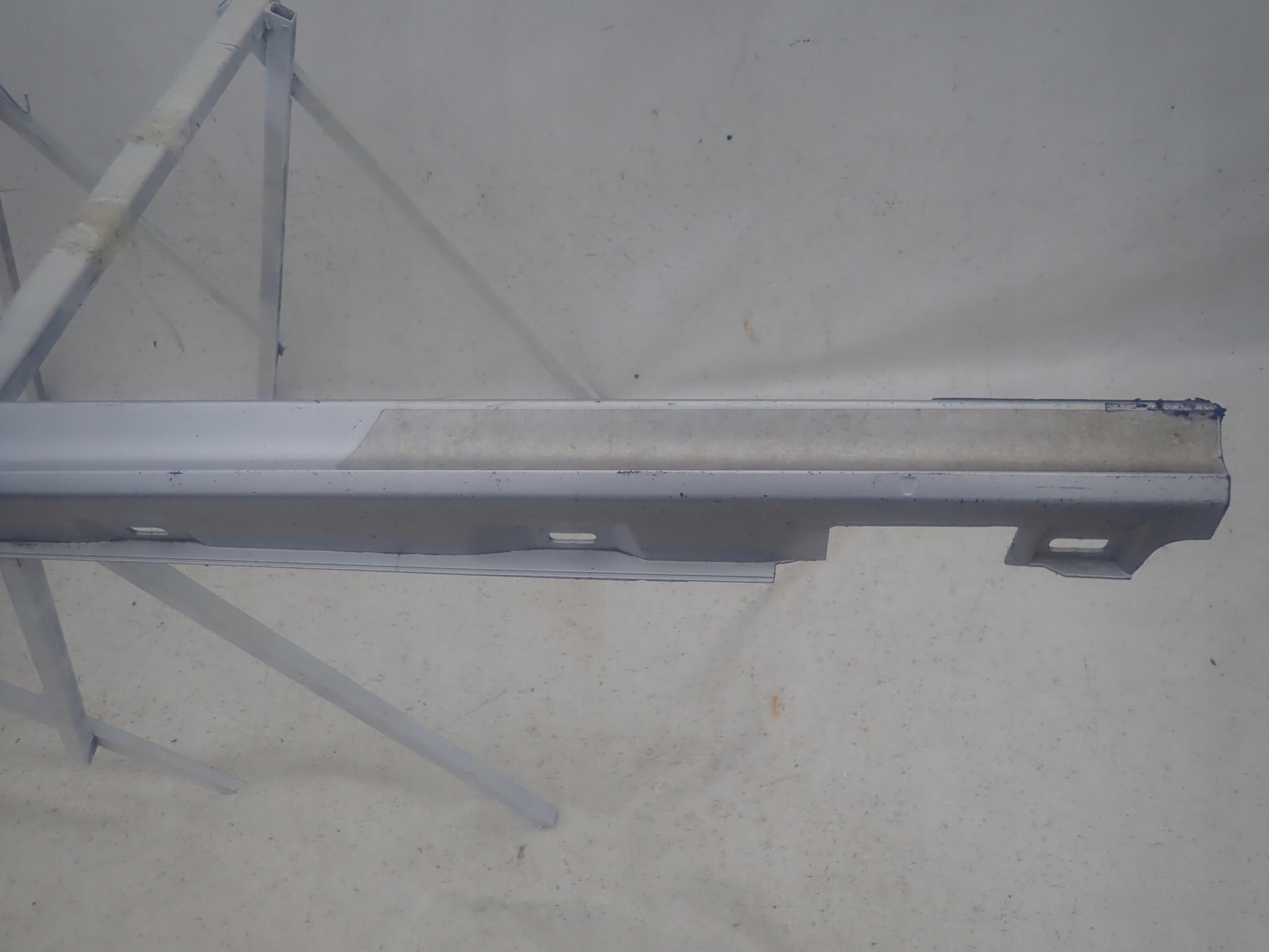 AUDI A7 and 10-17 threshold right moulding threshold right