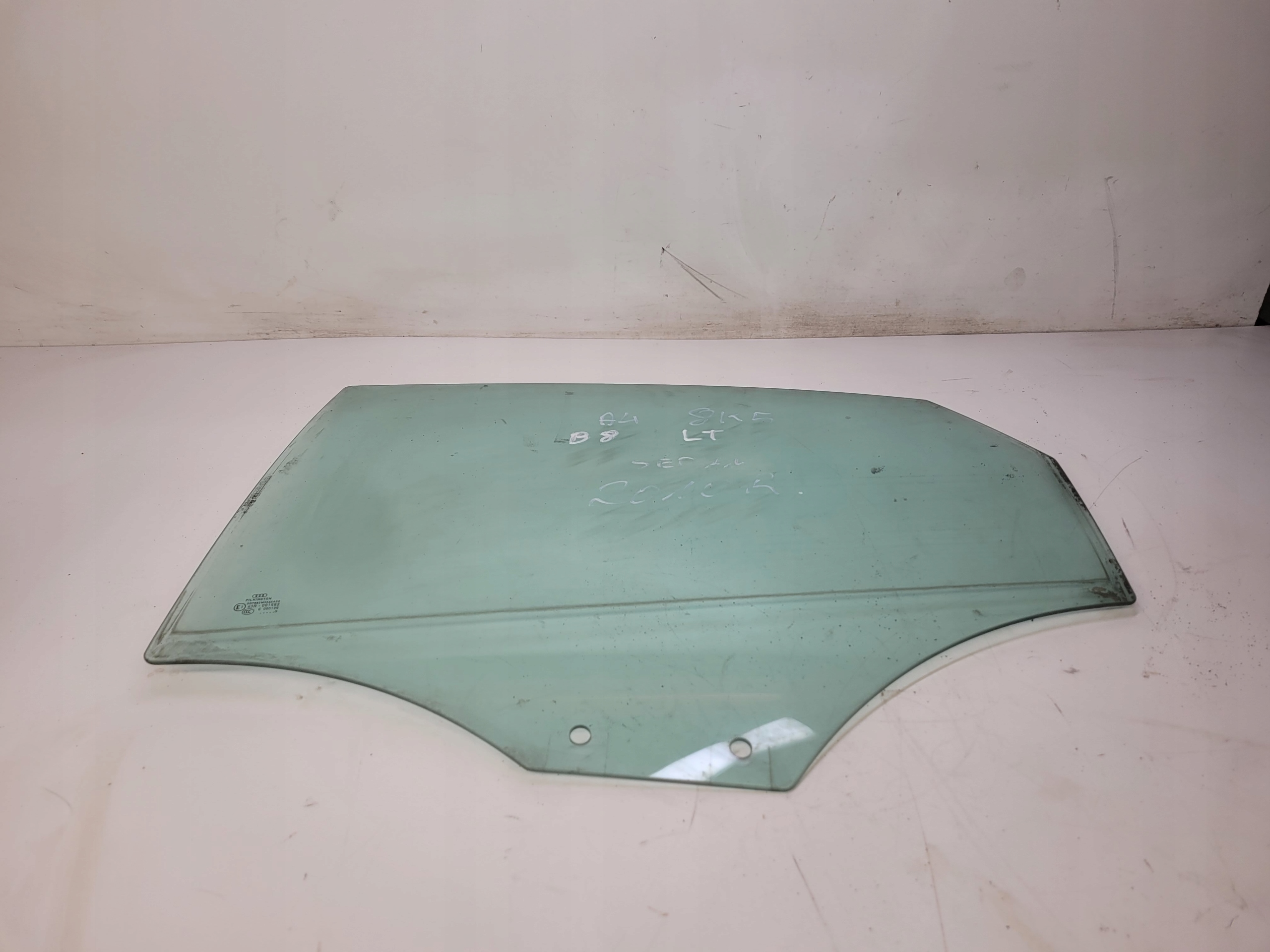 window side door left rear part AUDI A4 B8 8K5 2010R
