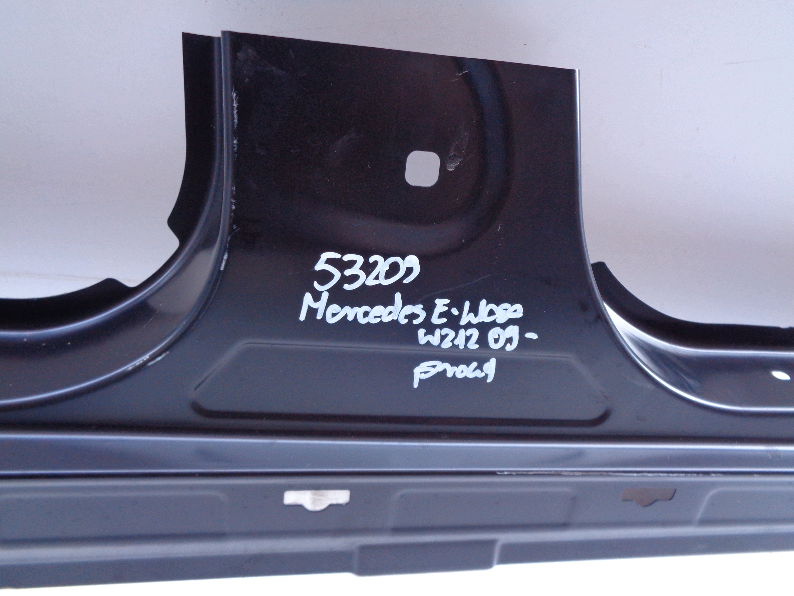 threshold right MERCEDES E-KLASA W212 09- NR 53209