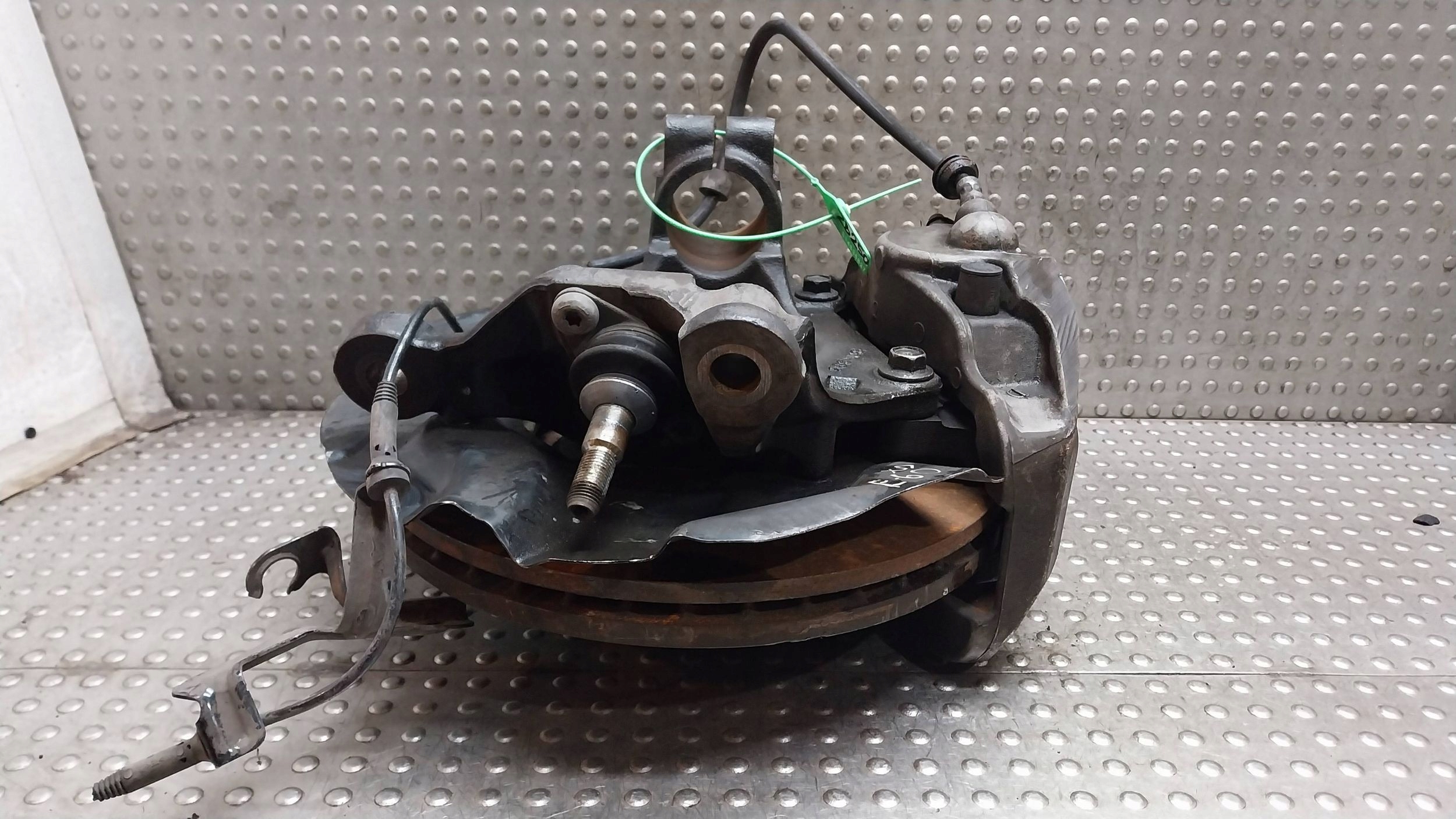 otoč čepu třmen pravý předek KPL 6768316 BMW E60 E61 XDRIVE