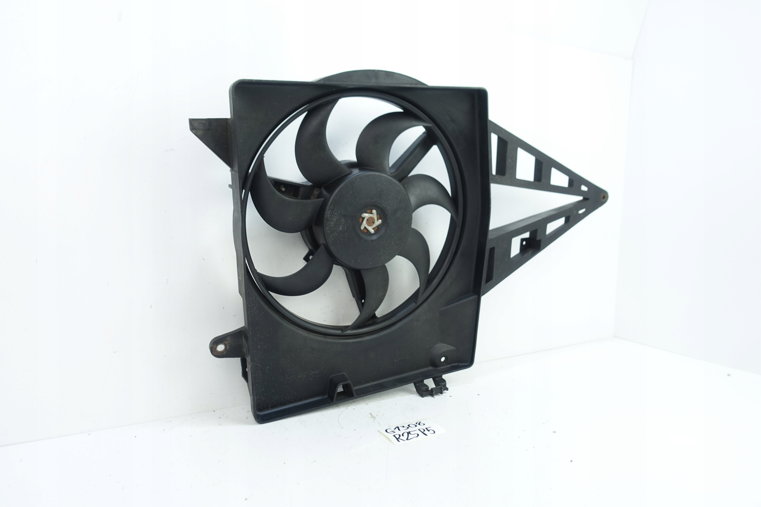 OPEL OMEGA B 1994- ventilátor chladiče 0130303204 9157172