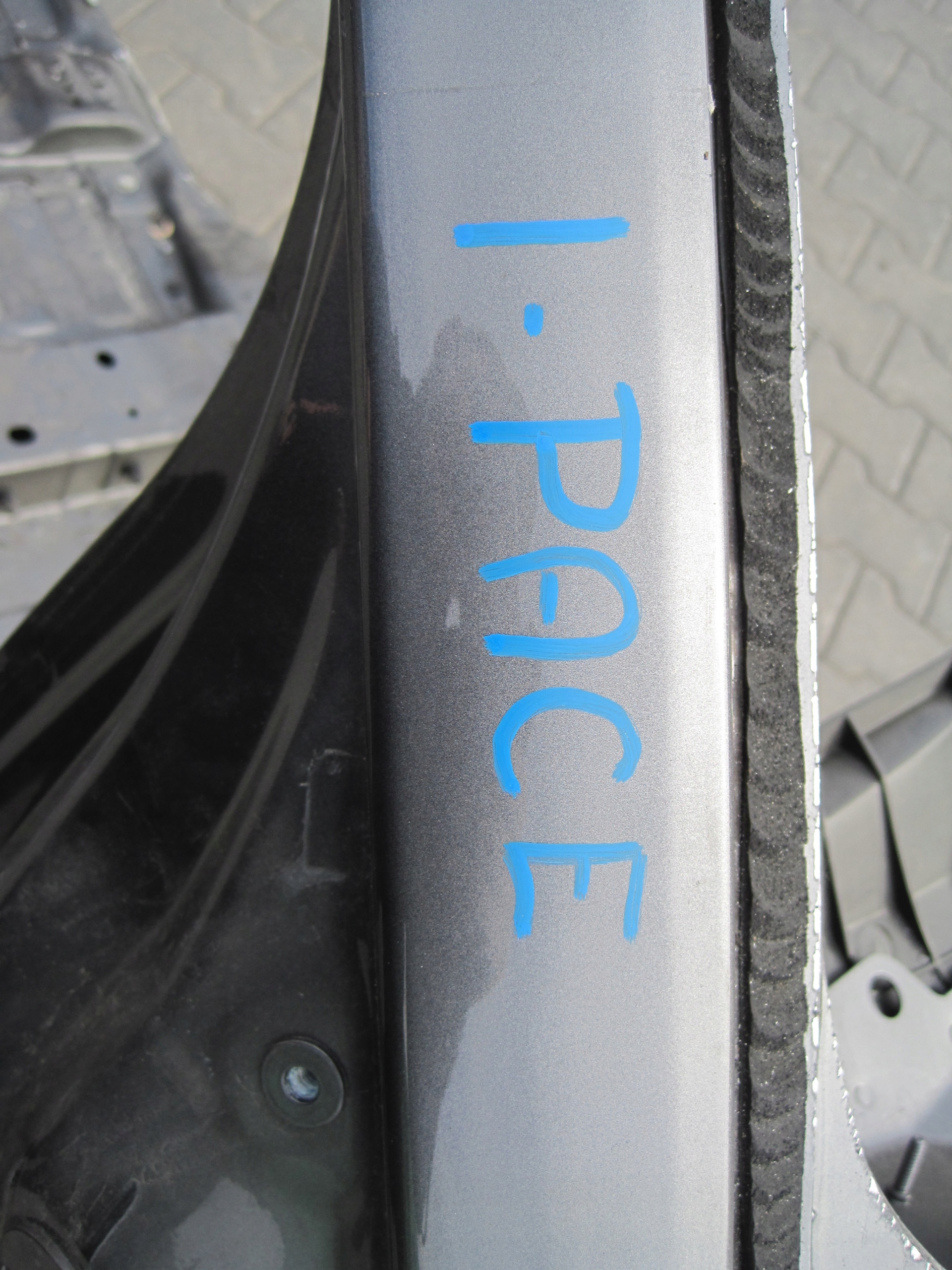 quarter quarter threshold right rear part rear JAGUAR and PACE