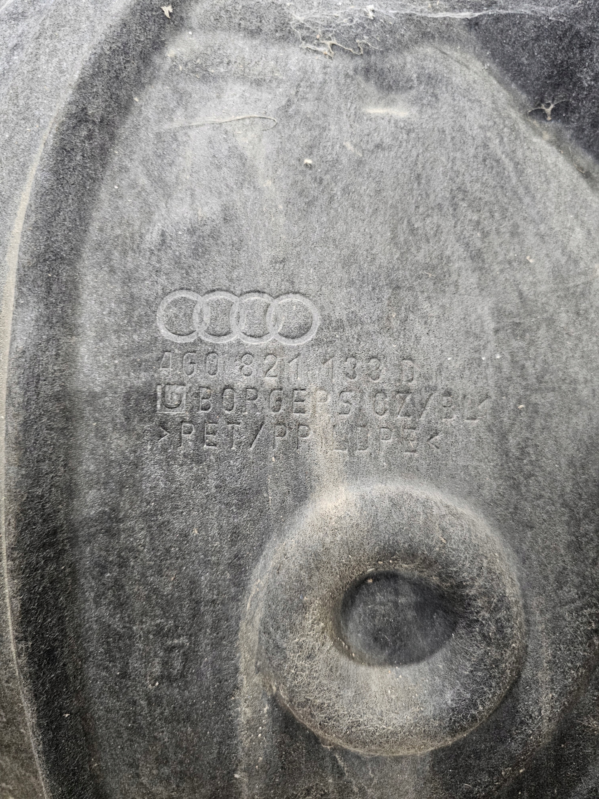 mudguard left front AUDI A6 C7 4G0821133D