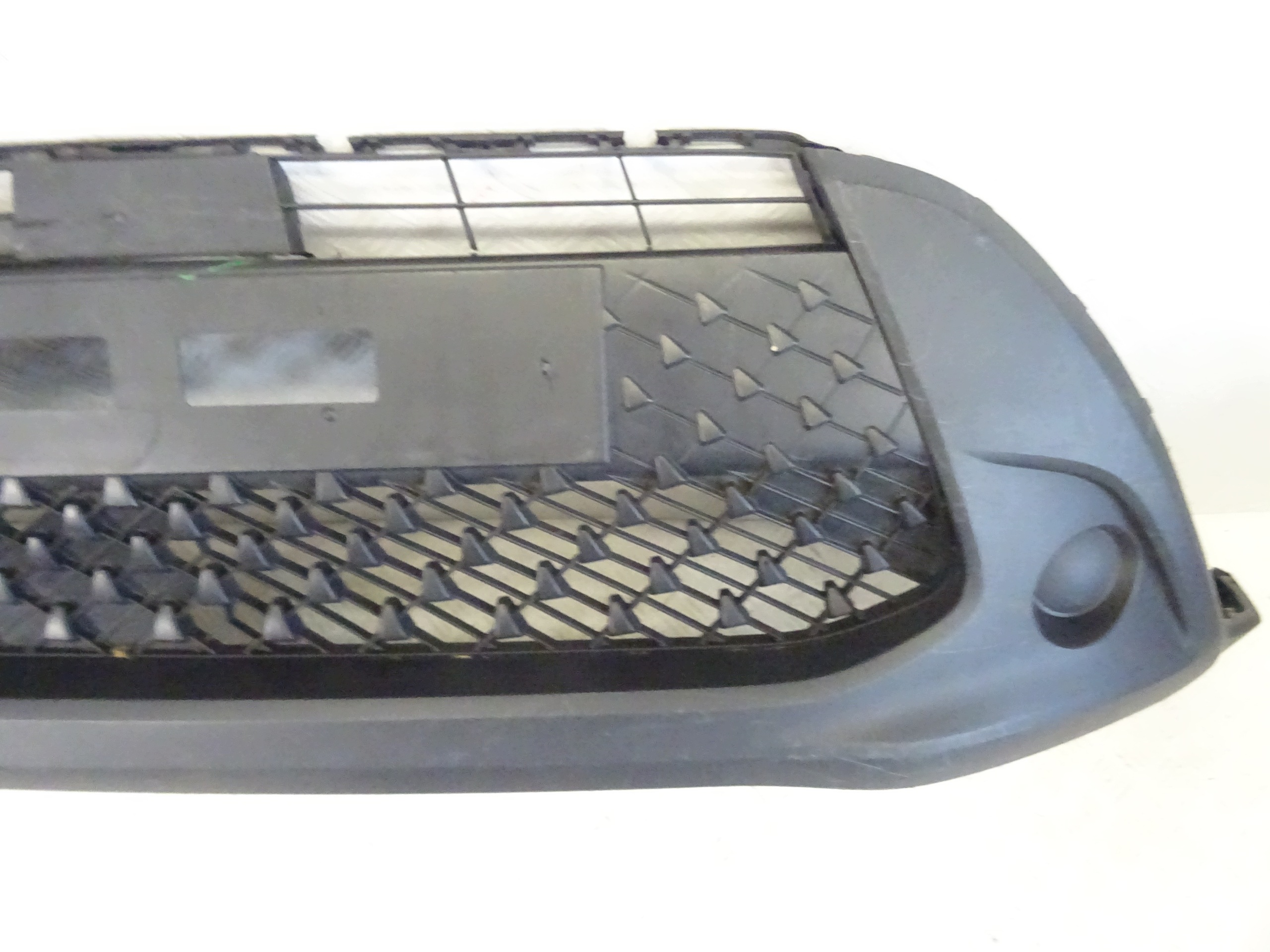 grid of a bumper front front central TOYOTA AYGO X 53111-0H030