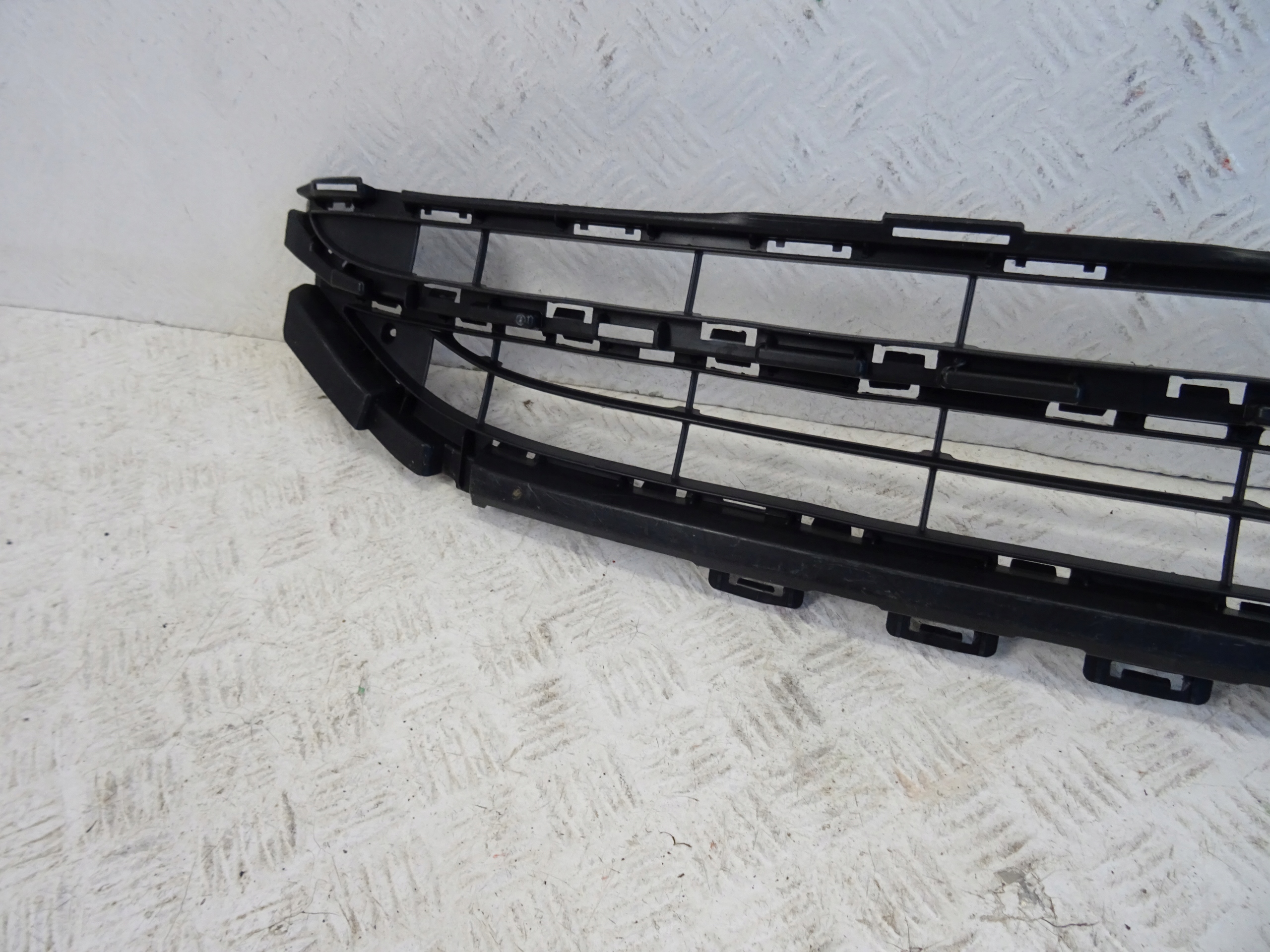 grid central W bumper front MERCEDES EQA EQB AMG 243 A2438857701