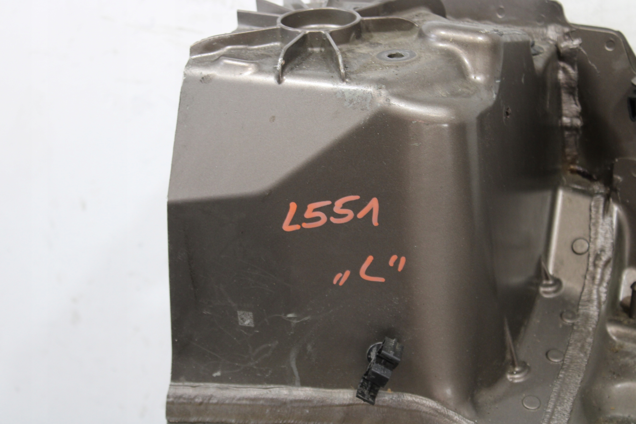 quarter quarter FARTUCH left front left LAND ROVER EVOQUE II 2 L551