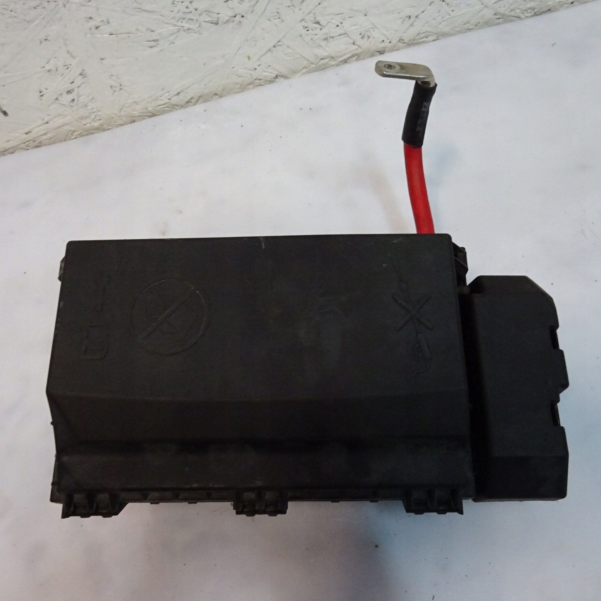 OPEL ASTRA J 1.7D Module fusibles C11000139