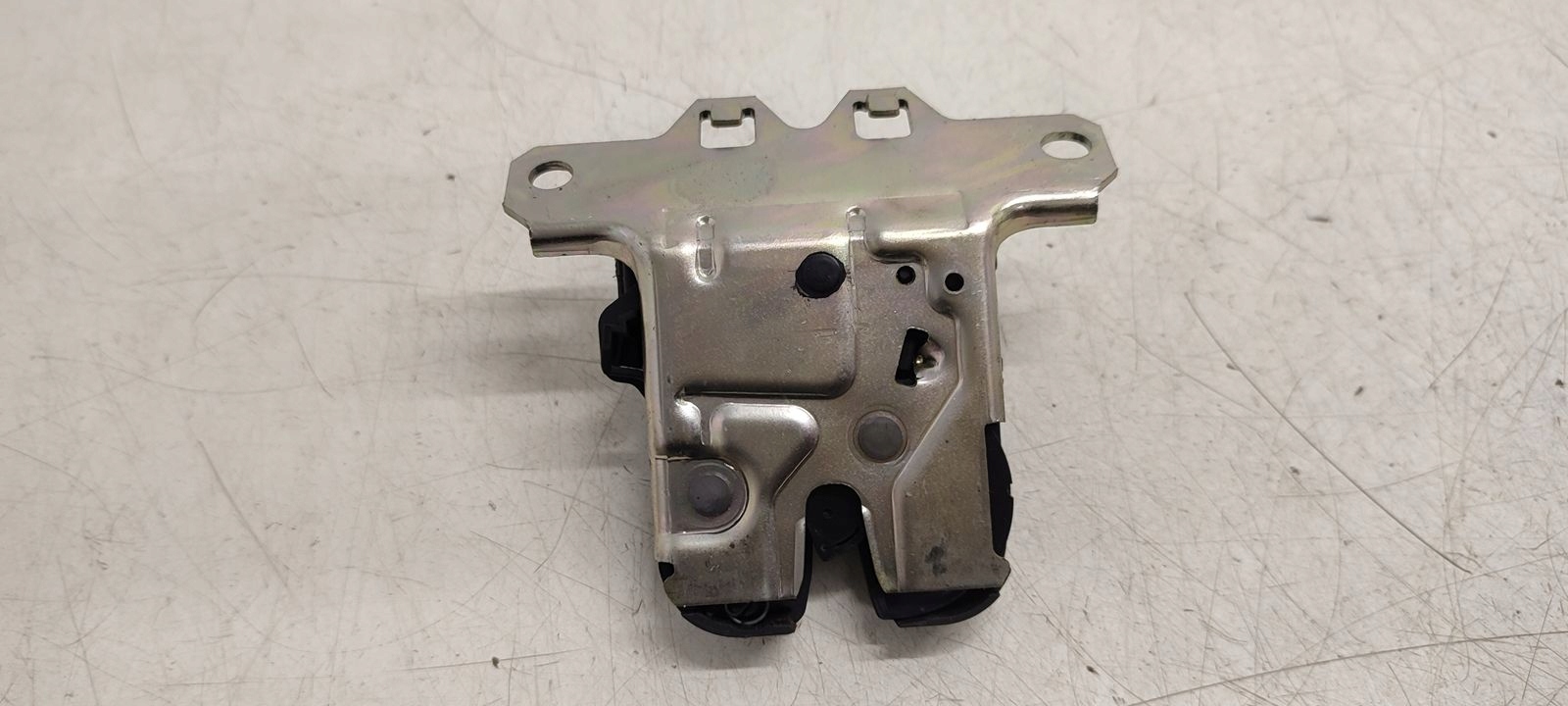 lock bonnet boot Opel Insignia 2,0 CDTI HB