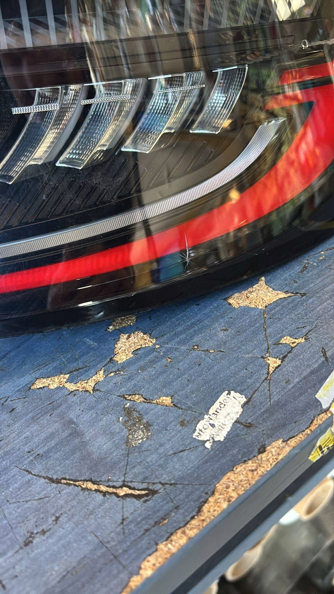 light rear rear part side right Renault Austral 265501807R damaged!