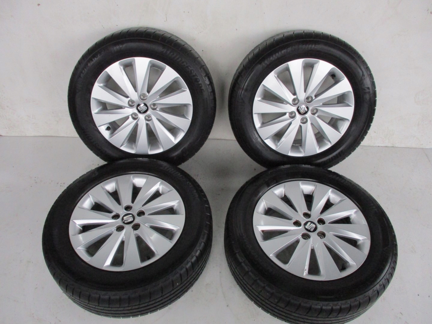 wheels tyres discs SEAT ARONA 6F9 R18