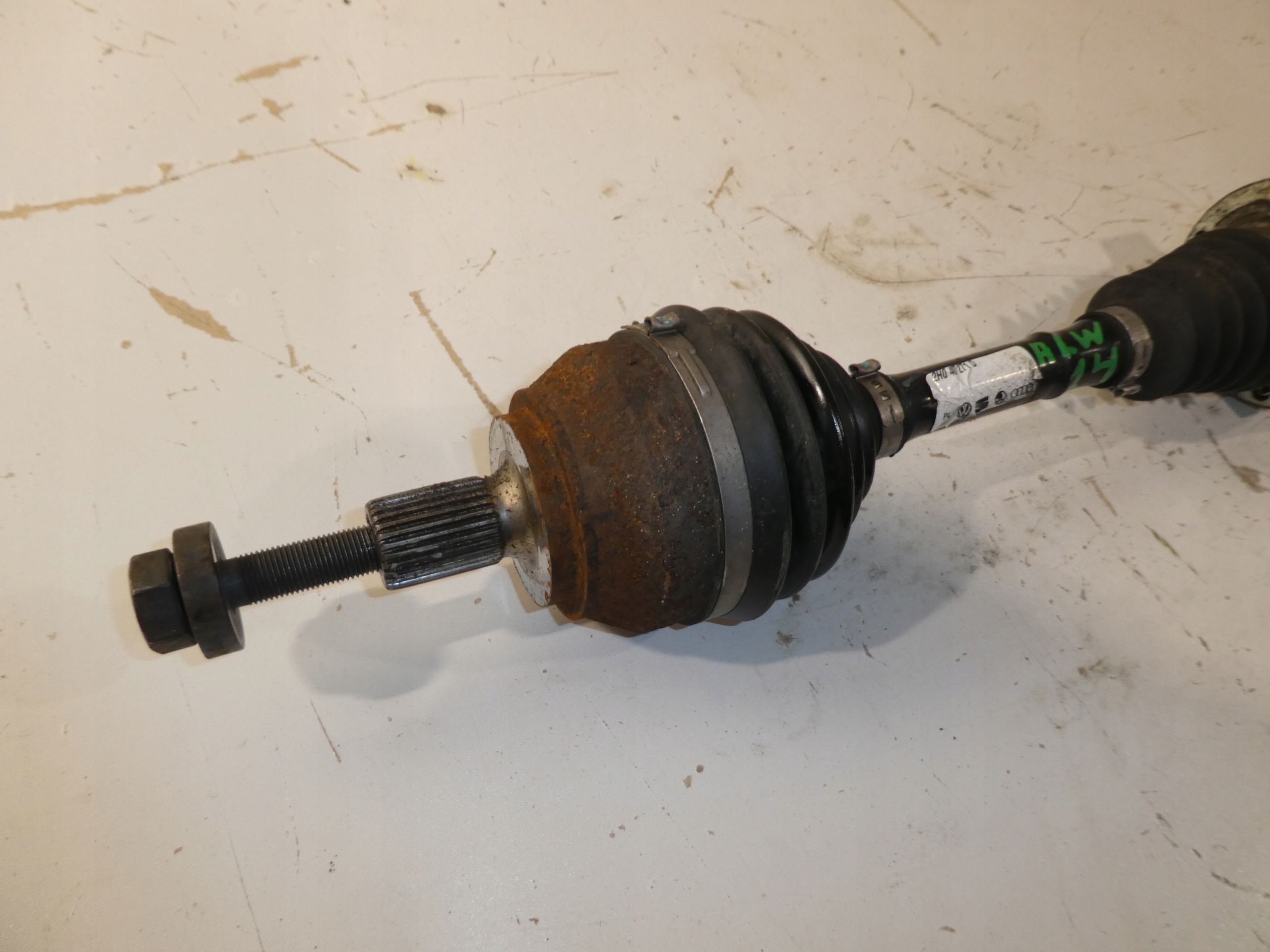 VW AMAROK 2.0 TDI semi-axis front front 2H0407271D