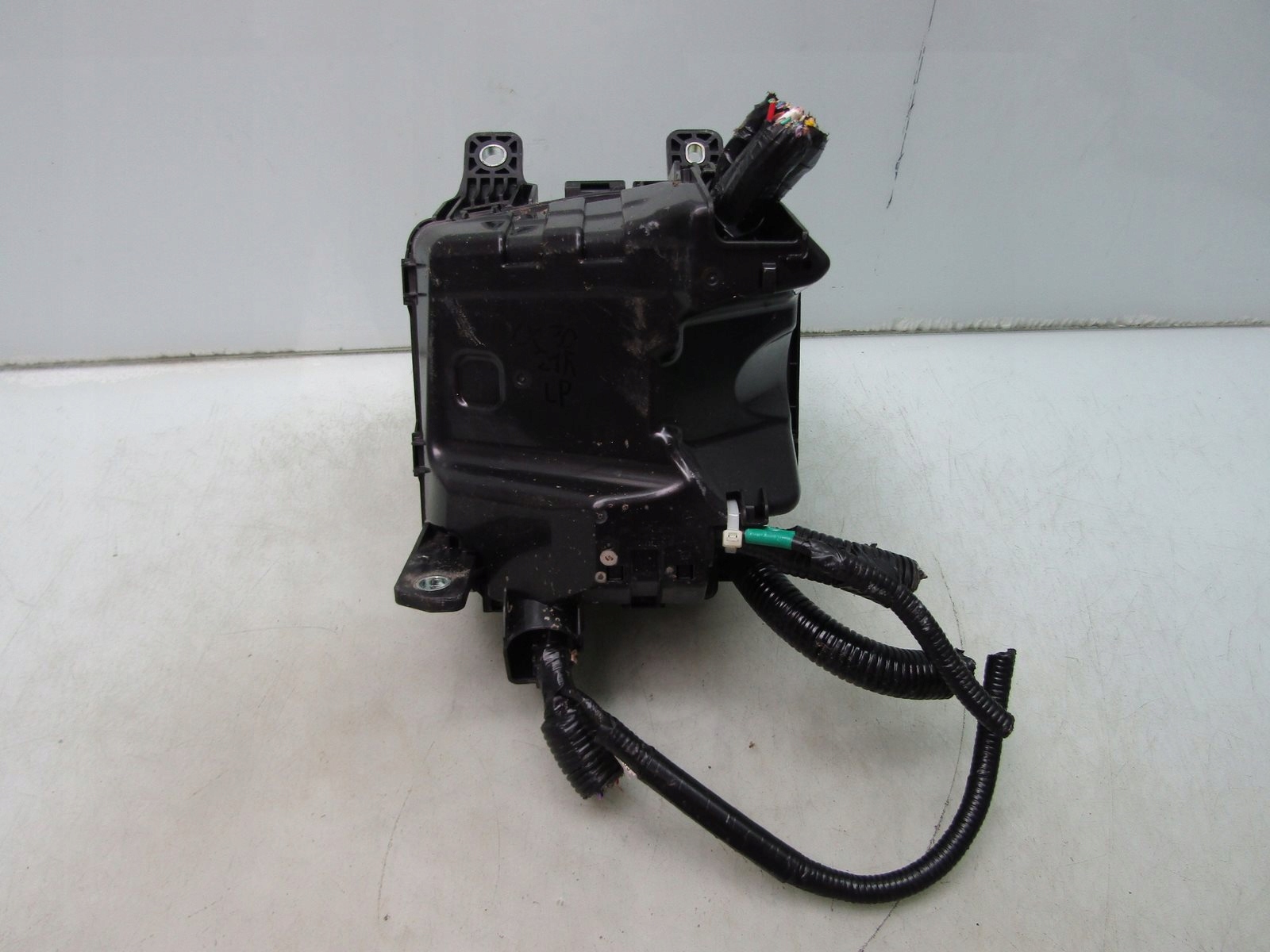 mazda CX-30 2.0 21R блок предохранителей коробка корпус